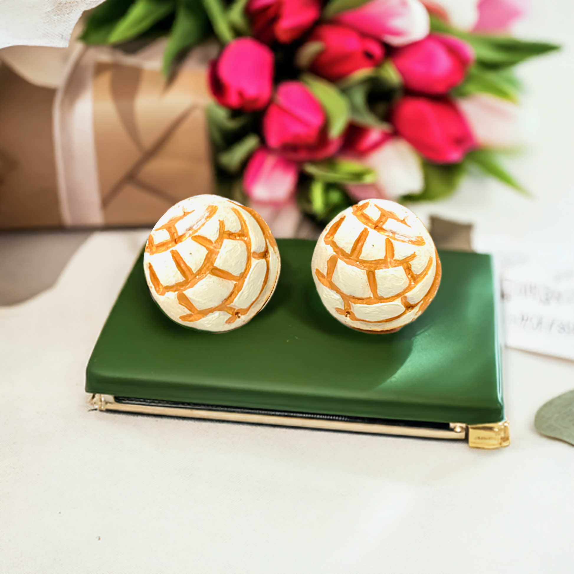 Clay concha earrings. Mexican sweet bread concha earrings. Mexico pan dulce mini stud conchitas earrings for girls. Hand painted, handmade, Mexican earrings. Mexcian clay jewelry earrings.