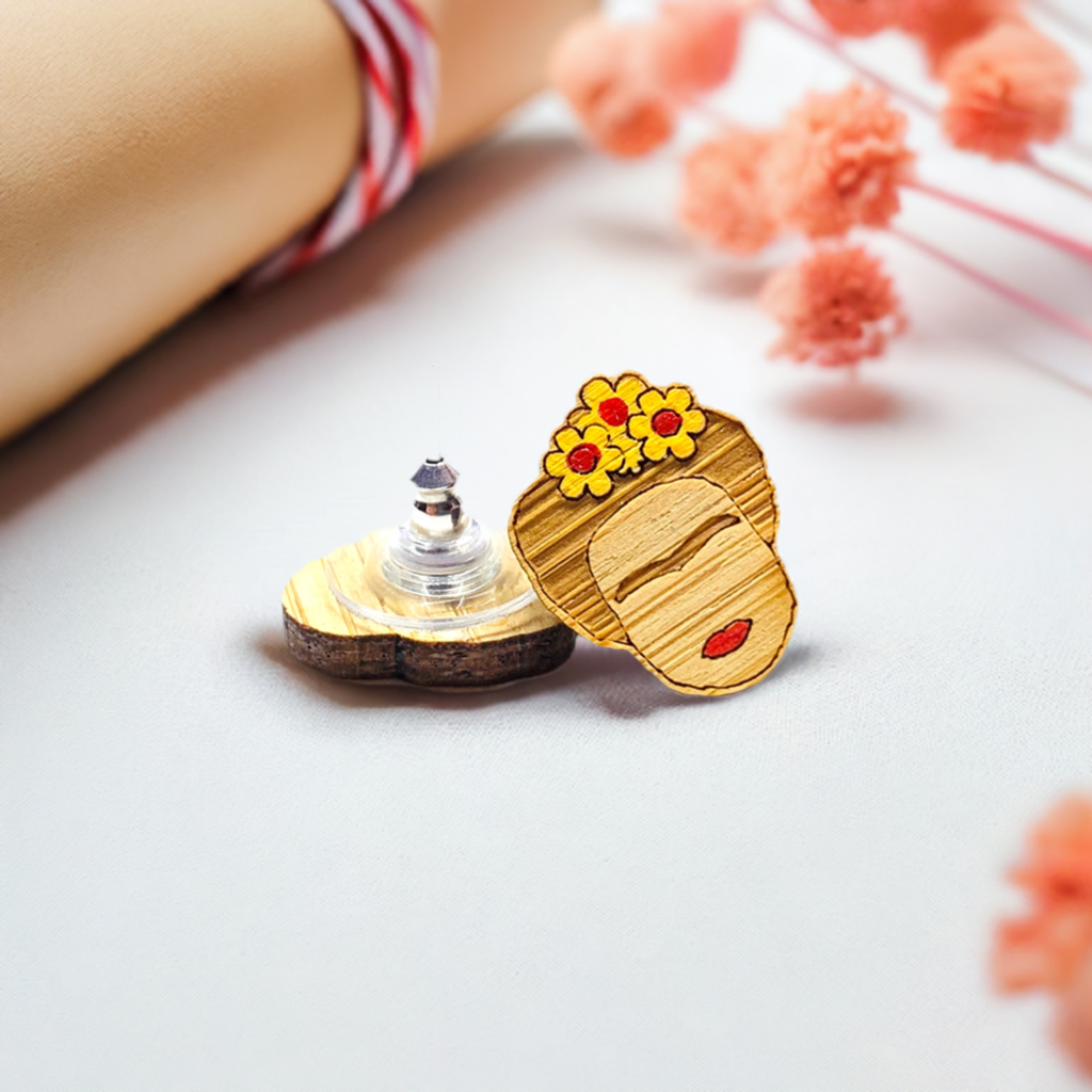 Frida Kahlo earrings made of bamboo with yellow flowers and red lipstick for fridamaniacs, fridalovers, fridamania, frida fans girls. Cute gift idea. Mexican earrings. Mexican jewelry.