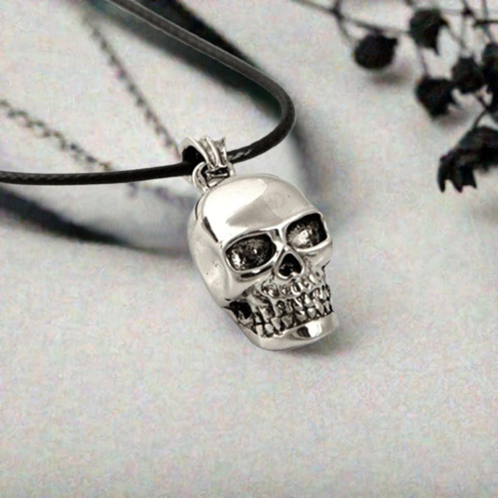 Men's Skull Necklace. Replace provided necklace cord with your favorite silver or genuine leather cord necklace. Slkull jewelry for guys. Man jewelry. Calacamania. Mexican jewelry for guys.
