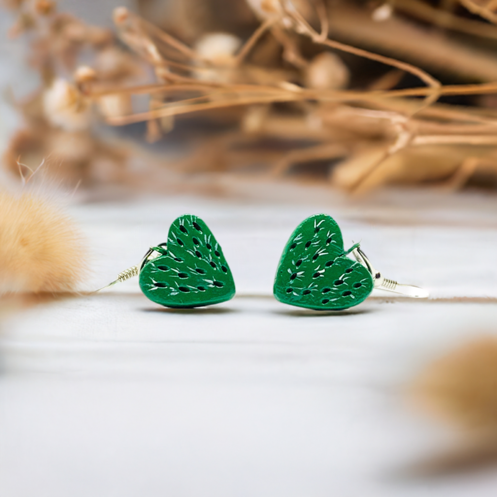 Green carved clay heart earrings. Hand painted and handmade clay jewelry. Mexican earrings. Mexico folk art. Mexican jewelry. Claywelry