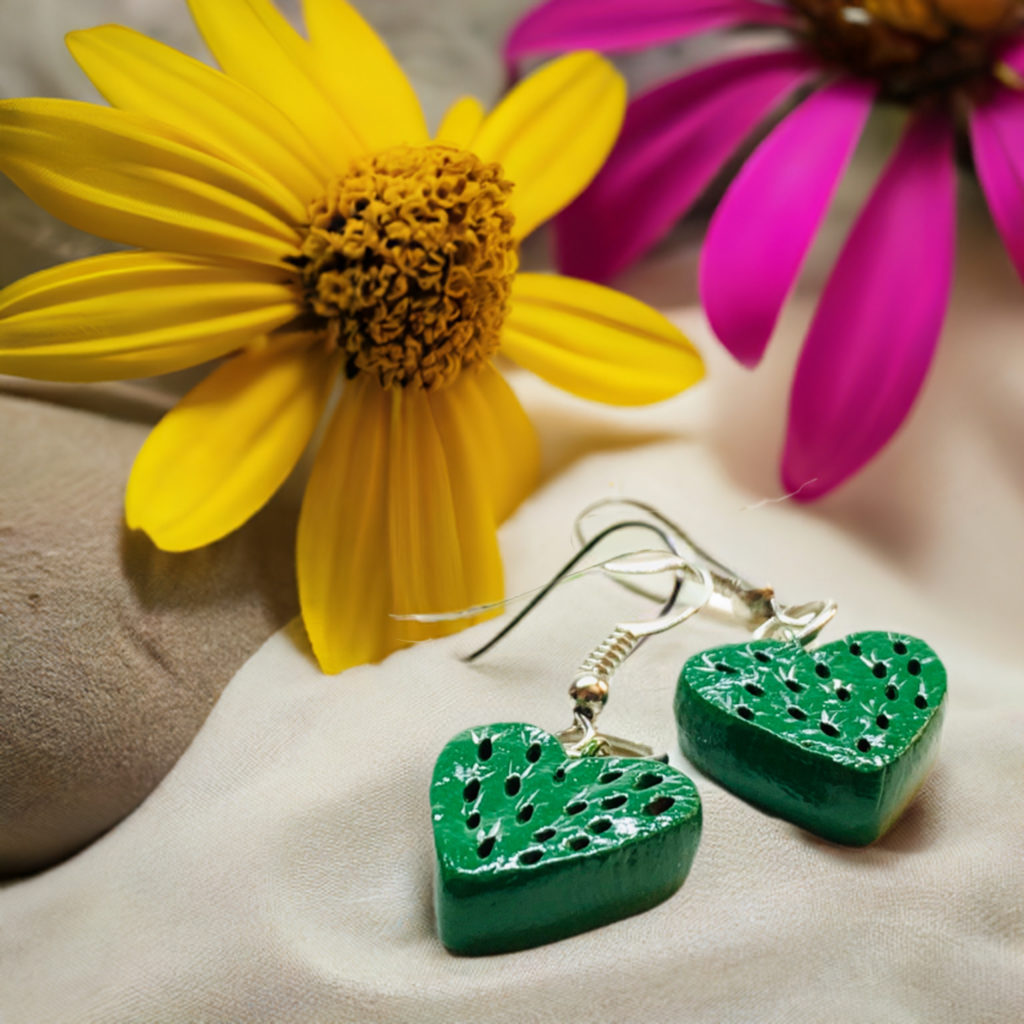 Clay cactus earrings. Handmade and handpainted clay cactus heart earrings with carved texture. Mexican earrings. Mexican clay jewelry for women and girls for Fridamaniacs and Fridalovers by Claywelry. Drop and dangle earrings. Clay food jewelry.