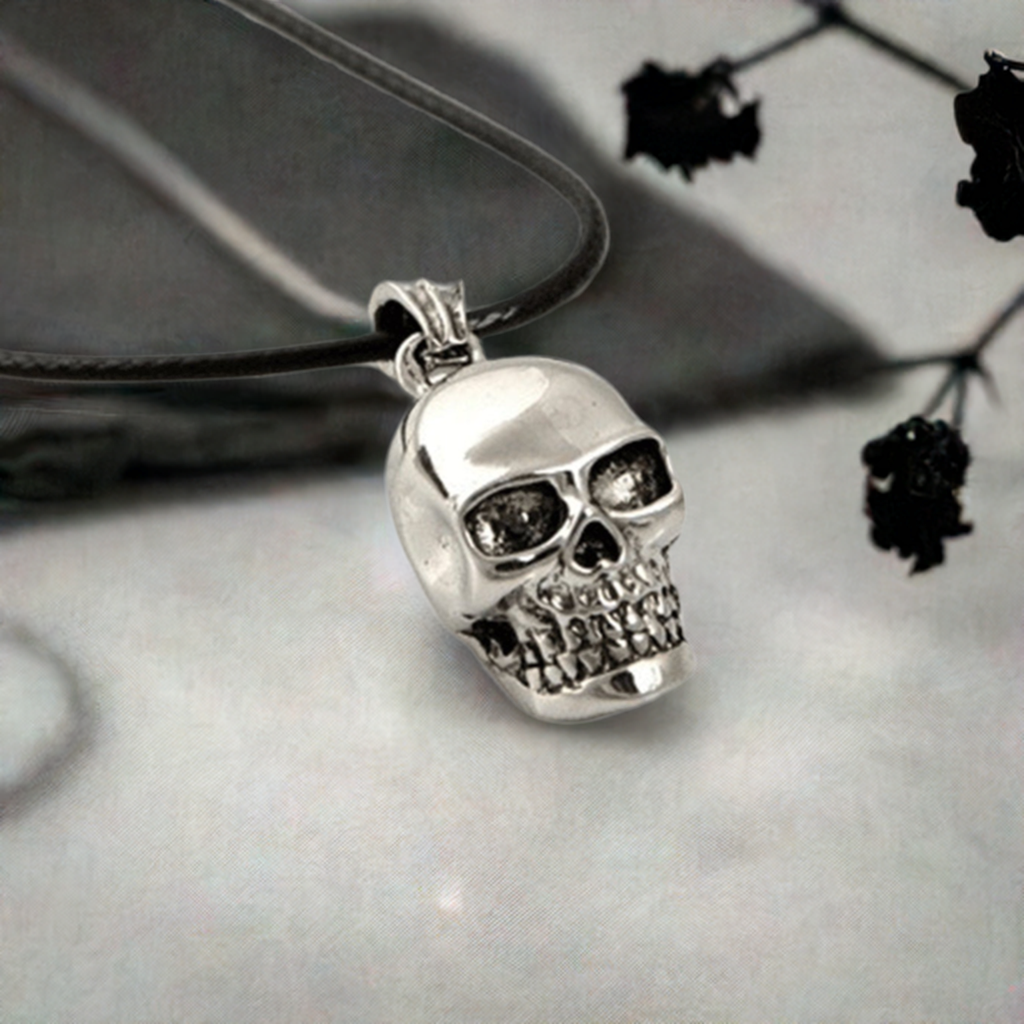 Men's Skull Necklace. Replace provided necklace cord with your favorite silver or genuine leather cord necklace. Slkull jewelry for guys. Man jewelry. Calacamania. Mexican jewelry for guys.