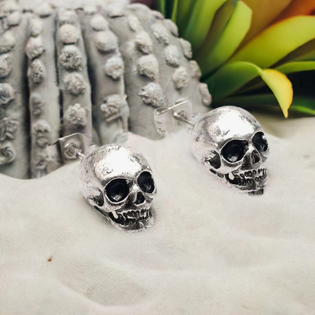 Unisex Mexican silver skull stud earrings . Antique silver skull jewelry for guys. Rustic silver skull stud earrings Rock Punk Fashion for boys and girls. Mexican earrings. Mexico Mexican jewelry inspired by Frida Kahlo. Great gift idea.