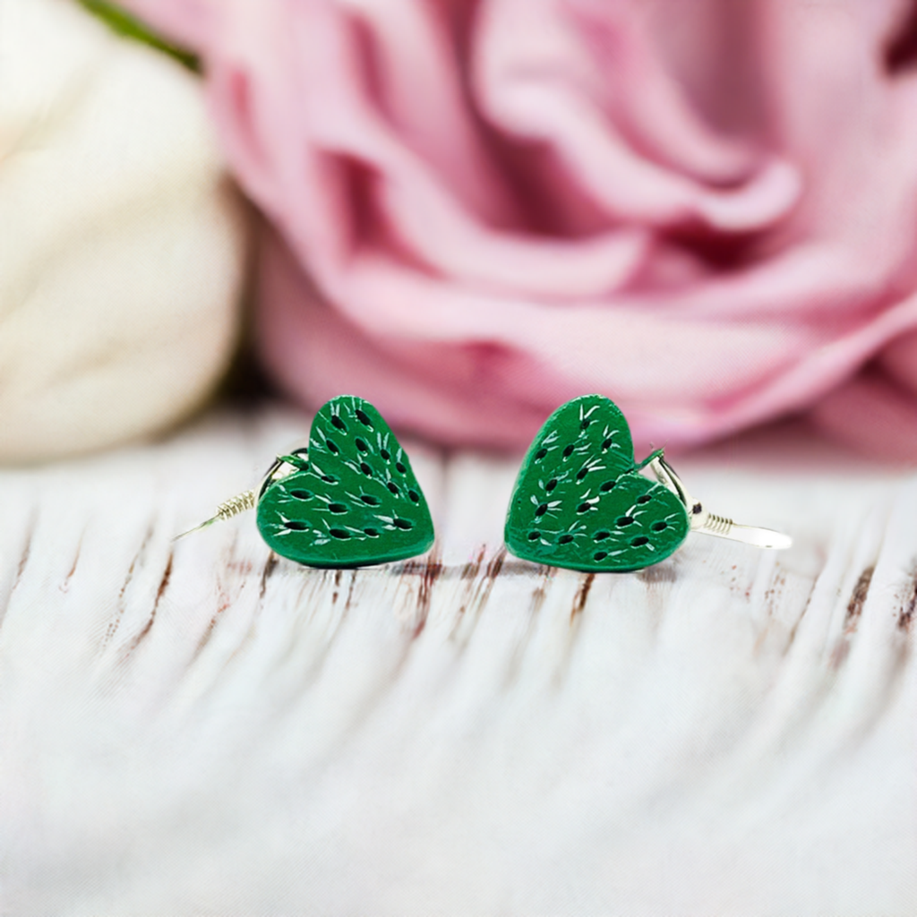 Green carved clay heart earrings. Hand painted and handmade clay jewelry. Mexican earrings. Mexico folk art. Mexican jewelry. Claywelry