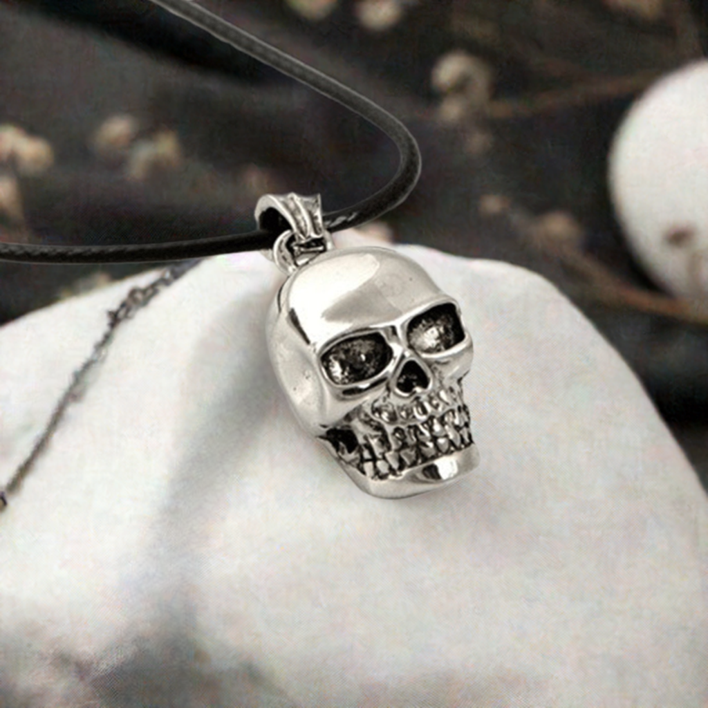 Men's Skull Necklace. Replace provided necklace cord with your favorite silver or genuine leather cord necklace. Slkull jewelry for guys. Man jewelry. Calacamania. Mexican jewelry for guys.