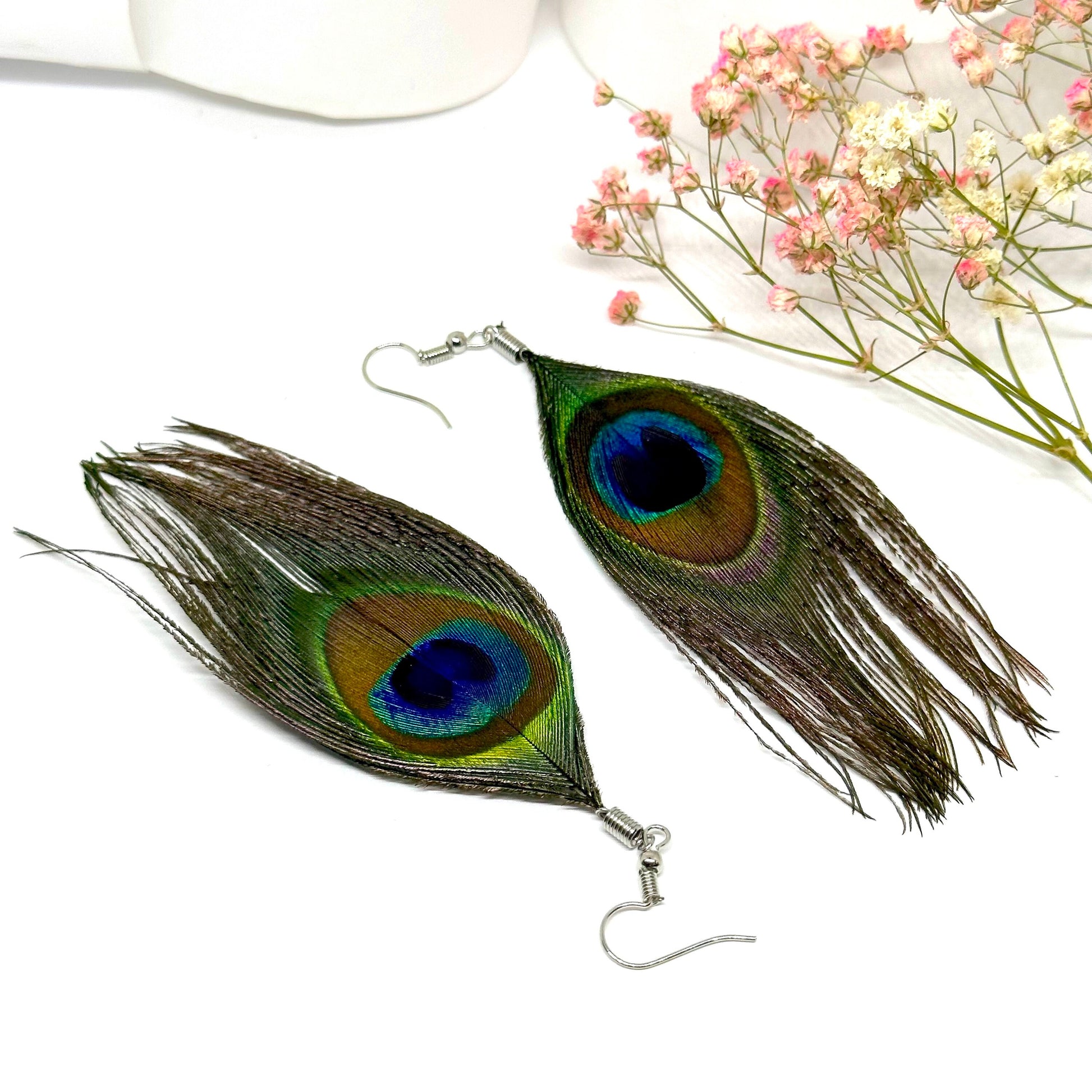 Glamorous Peacock Feather Earrings Dangle & Drop Colorful Fashionable Pendants made of Natural Feathers for Woman and Girls Bonemian Fashion