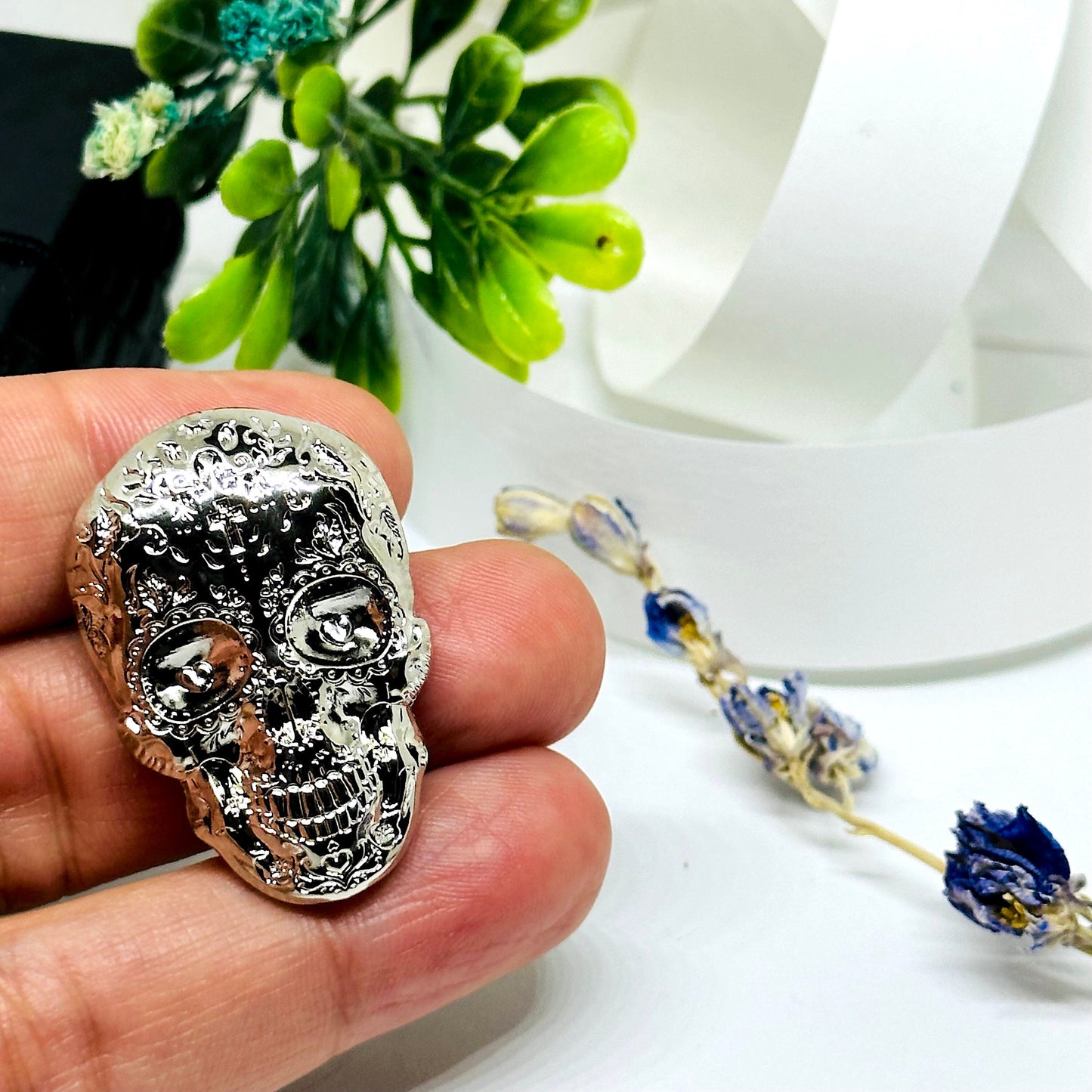 Mexican Sugar Skull Pin Brooch Silver Chrome Artfully Carved Design Pin Back Button Unisex Fashion Day of the Dead Jewelry Calavera Broche