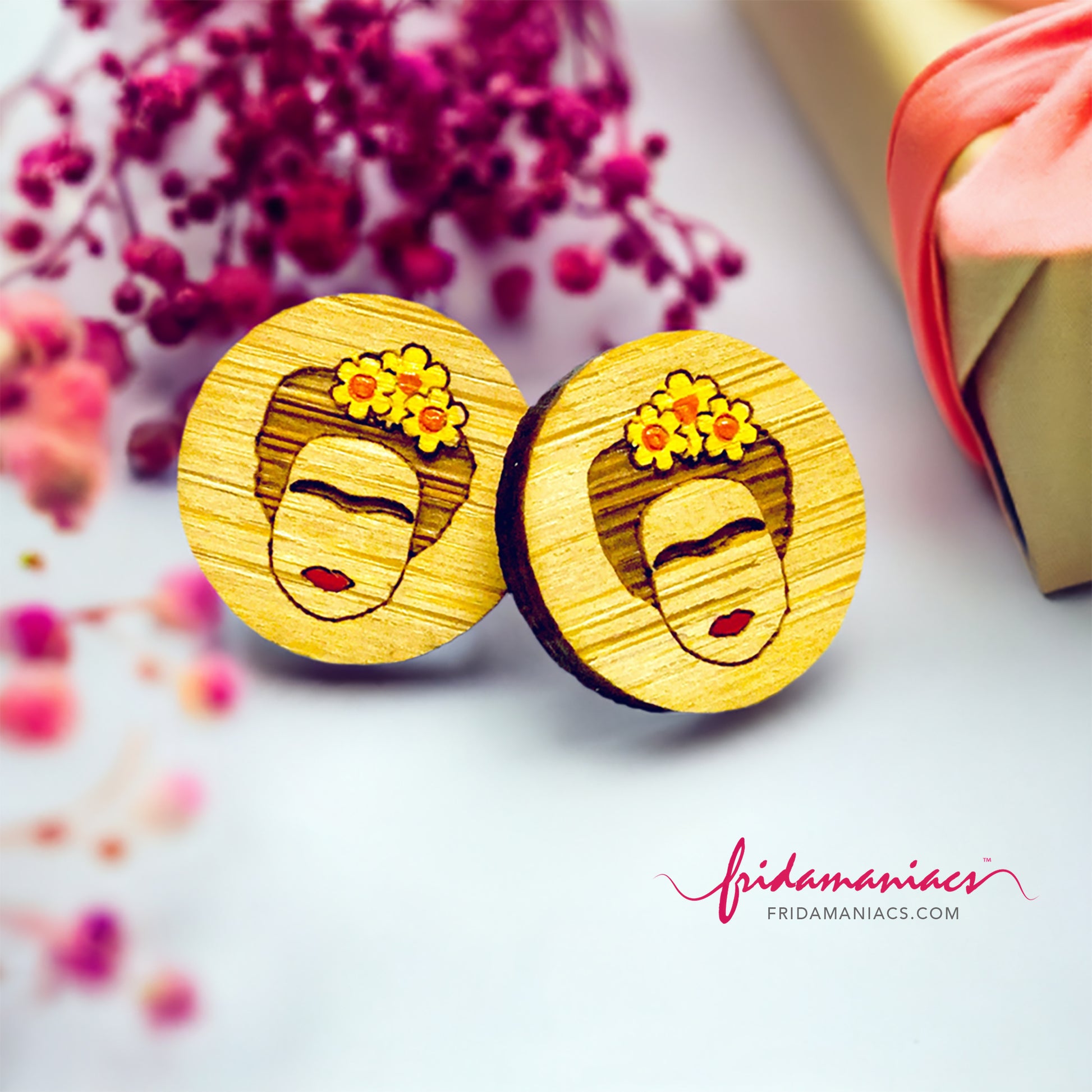 Bamboo Frida Kahlo stud earrings for girls. Mexican earrings. Mexican jewelry