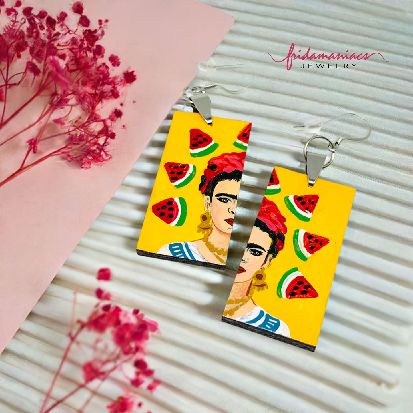 Frida Kahlo viva la vida watermelon earrings. Mexican earrings. Mexican jewelry. Hand painted earrings uniquely designed by Mexico artisan jewelry for fridamaniacs, fridalovers, fridamania, frida fans women and girls. Gorgeous and original gift idea.