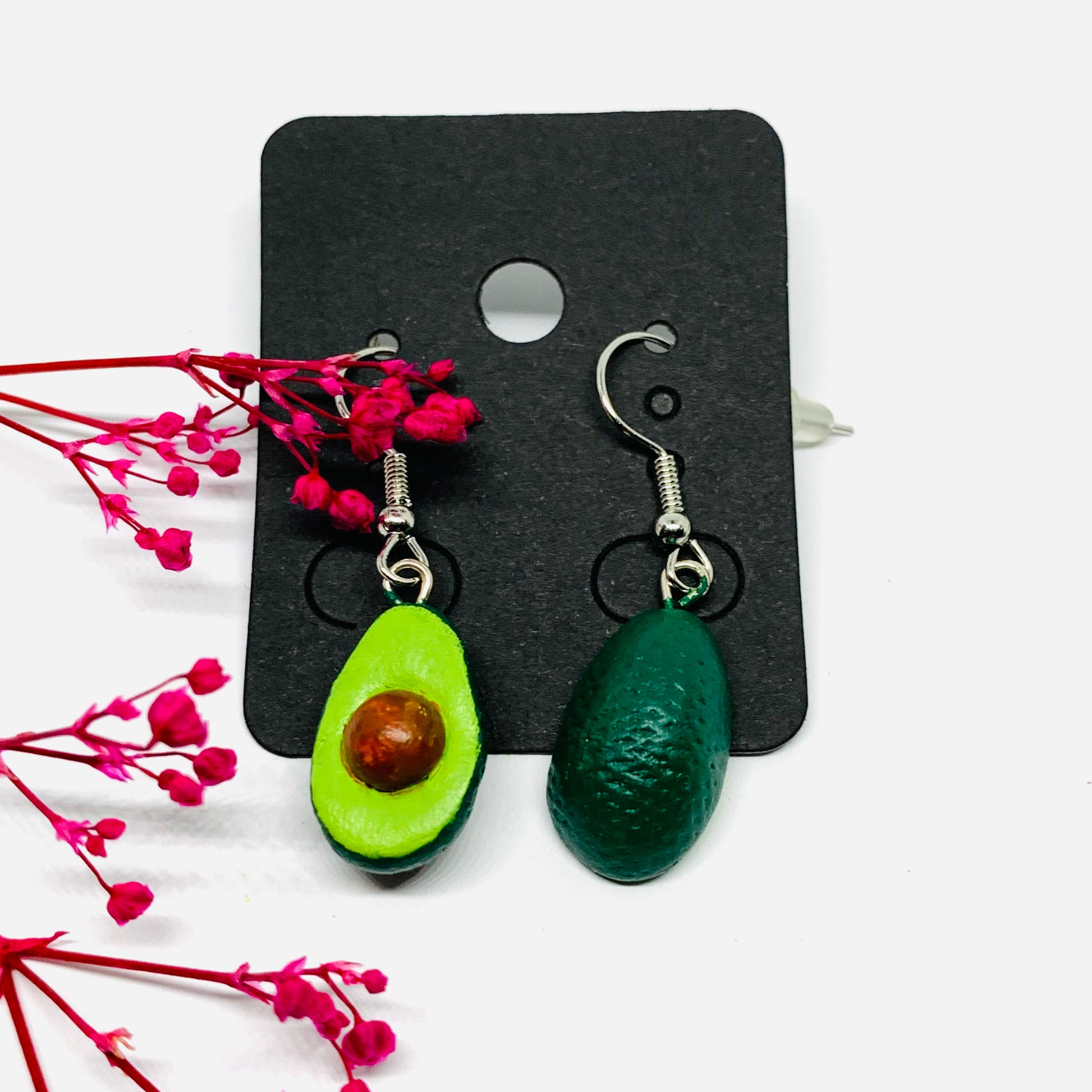 Avocado Earrings made of natural clay and hand painted. Drop and dangle. Mexican jewelry food. Mexico folk art to wear. Aretes de aguacate pintados a mano para mujer. Fridamaniacs, Frida kahlo inspired wearable art and accessories