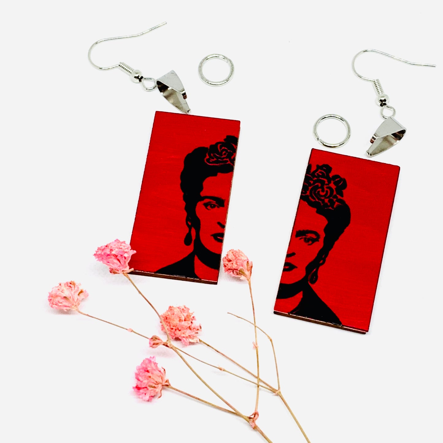 Frida Kahlo inspired earrings made of wood and hand painted. Stencil style art to wear. Red and Black. Trendy women and girls fashion. Mexican jewelry