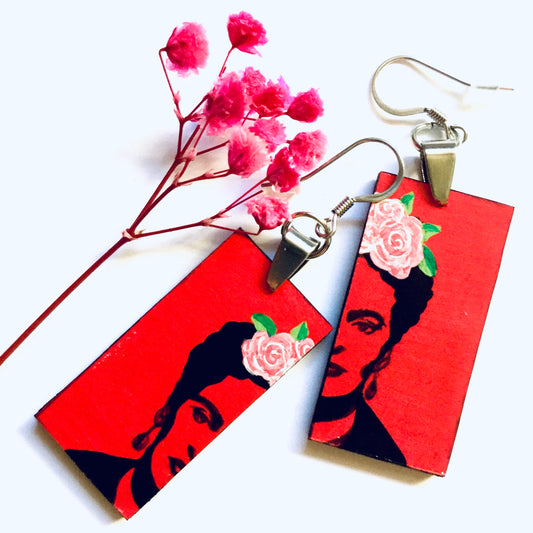 Frida Kahlo Hand Painted Red Stencil Art to Wear Pink roses. Mexican Jewelry. Joyeria Mexicana. Aretes Mujer