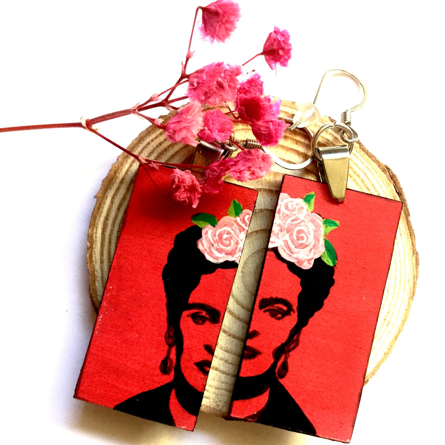 Frida Kahlo Hand Painted Red Stencil Art to Wear Pink roses. Mexican Jewelry. Joyeria Mexicana. Aretes Mujer