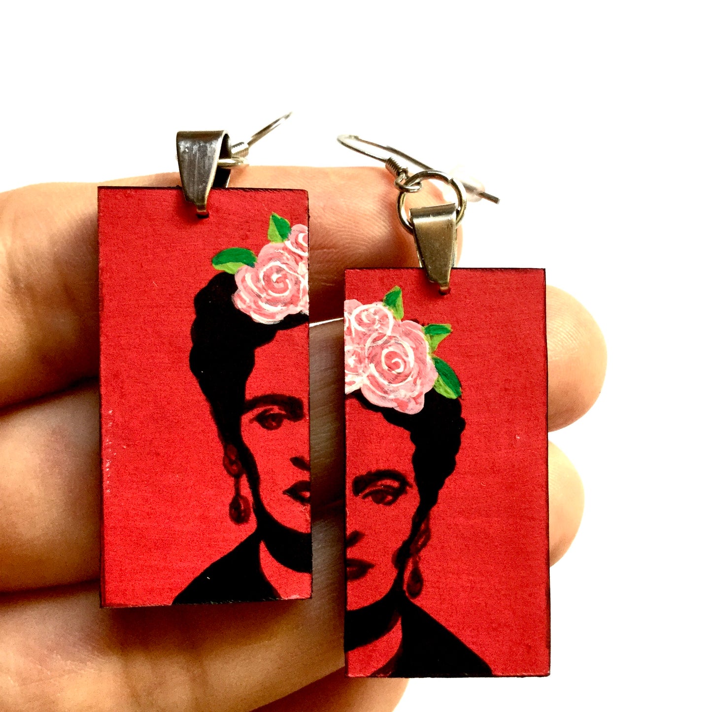 Frida Kahlo Hand Painted Red Stencil Art to Wear Pink roses. Mexican Jewelry. Joyeria Mexicana. Aretes Mujer