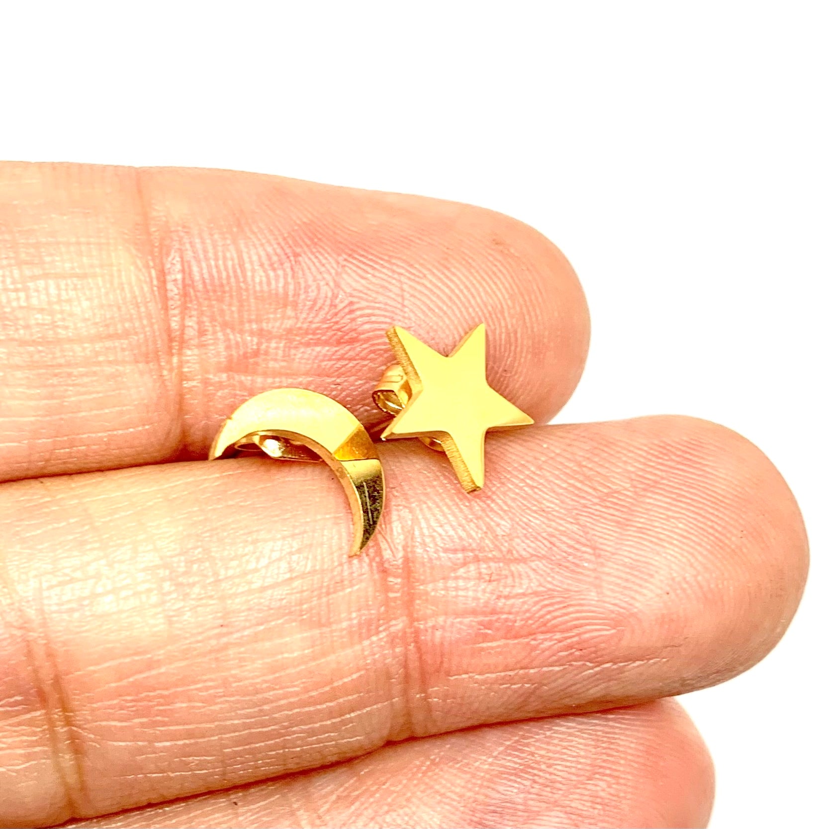 Moon and Star Mini Stud Earrings for women and girls. Summer gift for fridalovers by fridamaniacs. Frida Kahlo jewelry and accessories. Mexican Silver