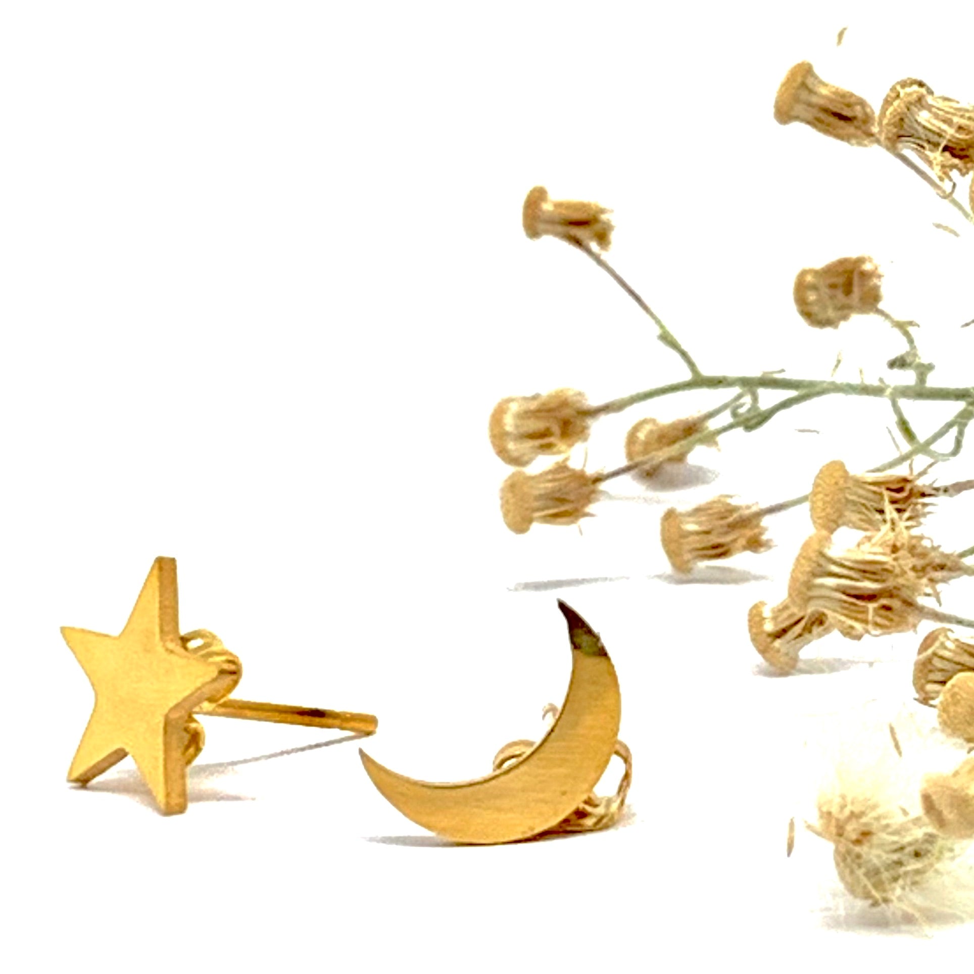 Moon and Star Mini Stud Earrings for women and girls. Summer gift for fridalovers by fridamaniacs. Frida Kahlo jewelry and accessories. Mexican Silver