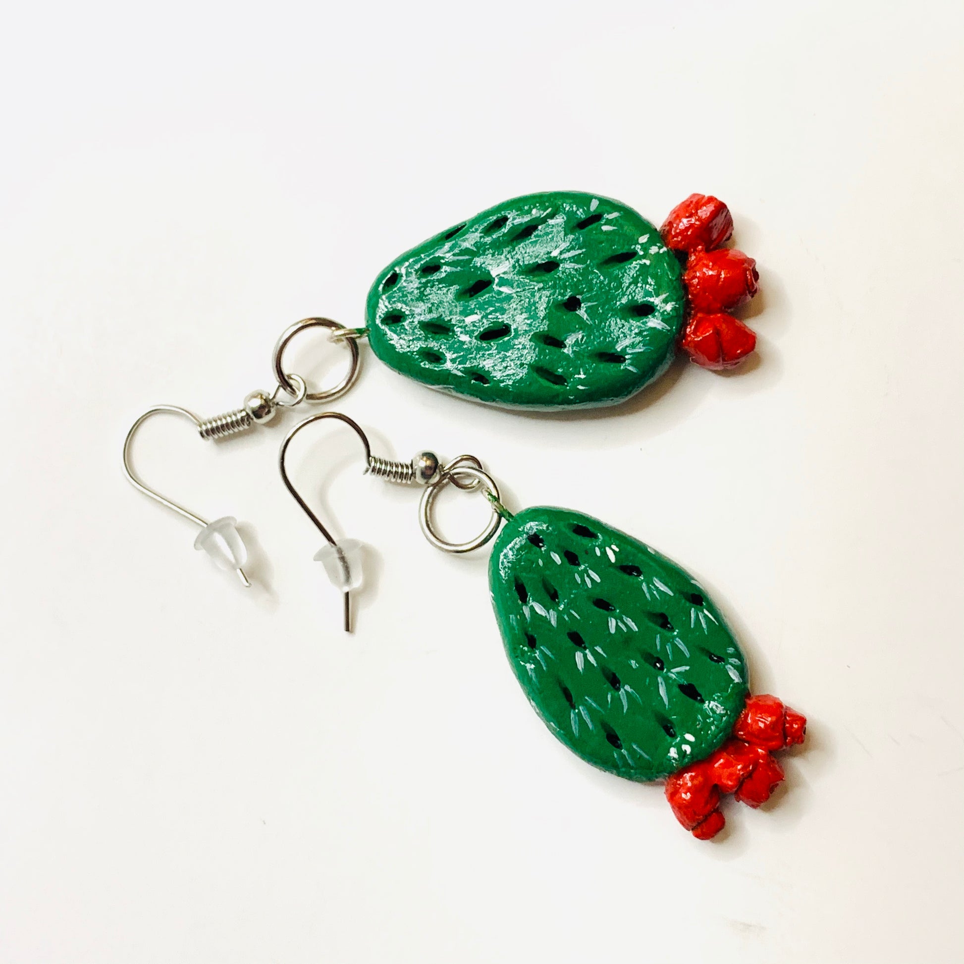cactus earrings, clay cactus earrings, clay jewelry, mexican jewelry, mexico folk art, nopal aretes, carved handmade jewelry