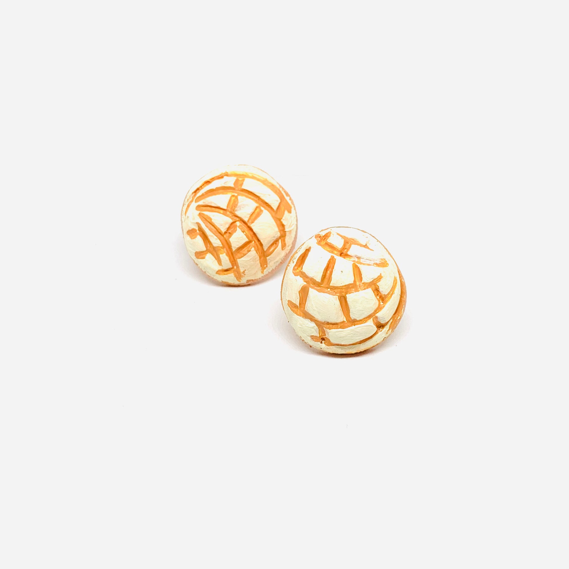 Concha Earrings: White Vanilla Conchitas Clay Earrings. Mexican jewelry. Clay jewelry. Pand Dulce Concha aretes. Concha Clay earrings inspired by Frida Kahlo. Fridamaniacs and Fridalovers Women and Girls gift idea
