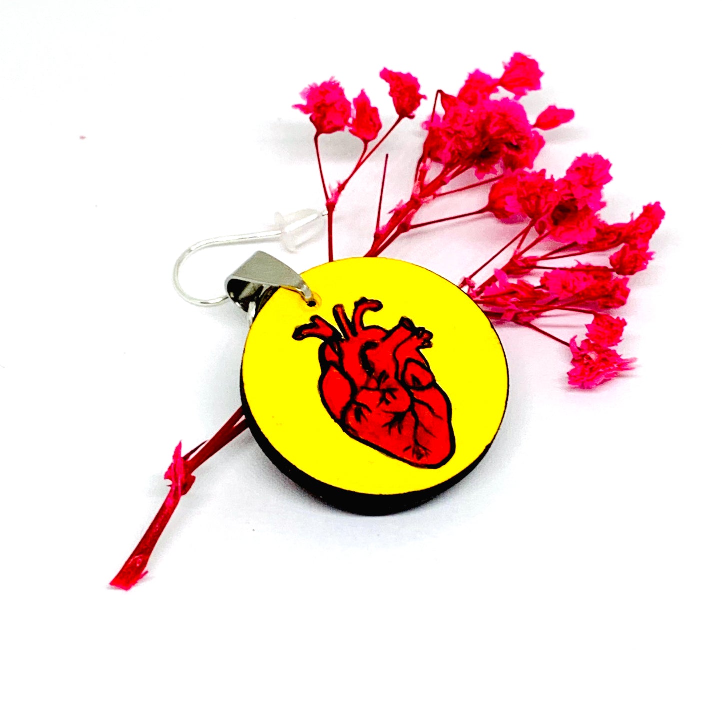 Heart Earrings: La Loteria el corazon Heart Earrings. Hand painted handmade Mexico Loteriart jewelry. Aretes de corazon pintados a mano de la Loteria Mexicana. Wearable Art. Mexico Folk Art to Wear by Fridamaniacs for Fridalovers. Frida Kahlo inspired jewelry for Girls