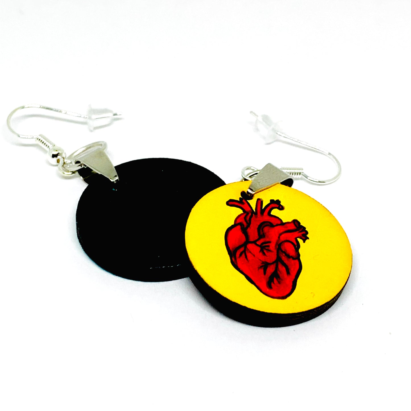 Heart Earrings: La Loteria el corazon Heart Earrings. Hand painted handmade Mexico Loteriart jewelry. Aretes de corazon pintados a mano de la Loteria Mexicana. Wearable Art. Mexico Folk Art to Wear by Fridamaniacs for Fridalovers. Frida Kahlo inspired jewelry for Girls
