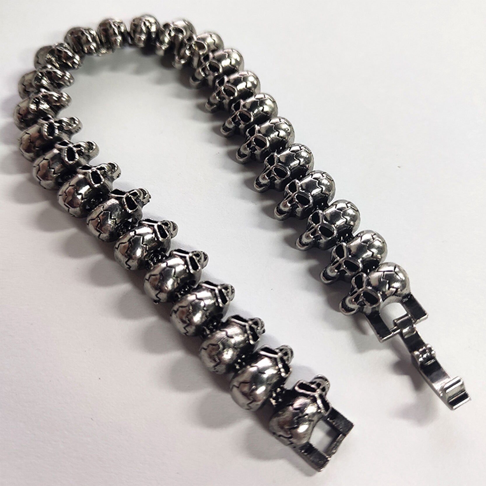 Men's Skull Metallic Bracelet, Skeleton Wristband Bracelet, Silver Skull Bracelet, Skull Men Jewelry, Calaveras Brazalete de Hombre, Calacas