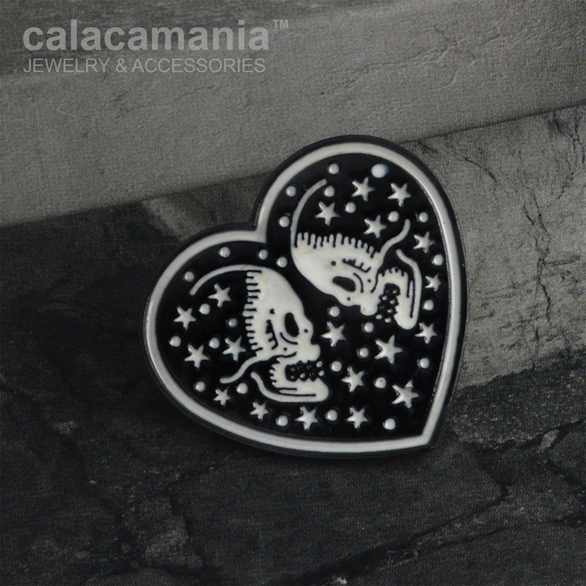 Skeleton Heart Skull Pin, Skull Lovers Enamel Pin, Jewelry Denim Punk Skull Lapel Pin, Calaveras Broche, Skull Heart Brooch, Pin Collection