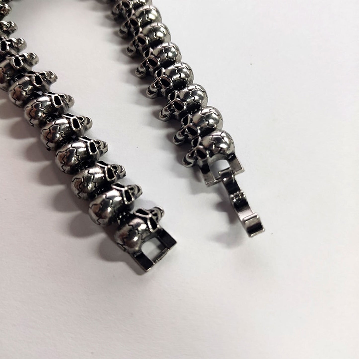 Men's Skull Metallic Bracelet, Skeleton Wristband Bracelet, Silver Skull Bracelet, Skull Men Jewelry, Calaveras Brazalete de Hombre, Calacas
