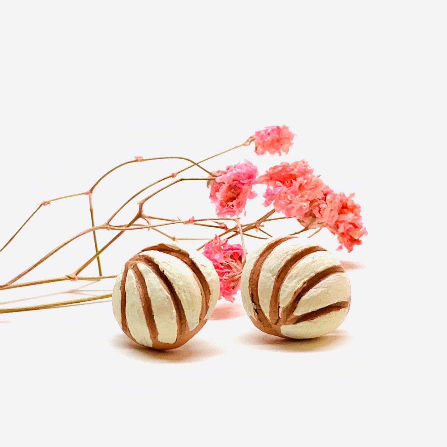 Exquisite Vanilla Concha Stud Earrings Clay Jewelry Mexico Folk ArtWear Girls & Women Fashion Birhtday Gift Idea Conchitas Trendy Claywelry