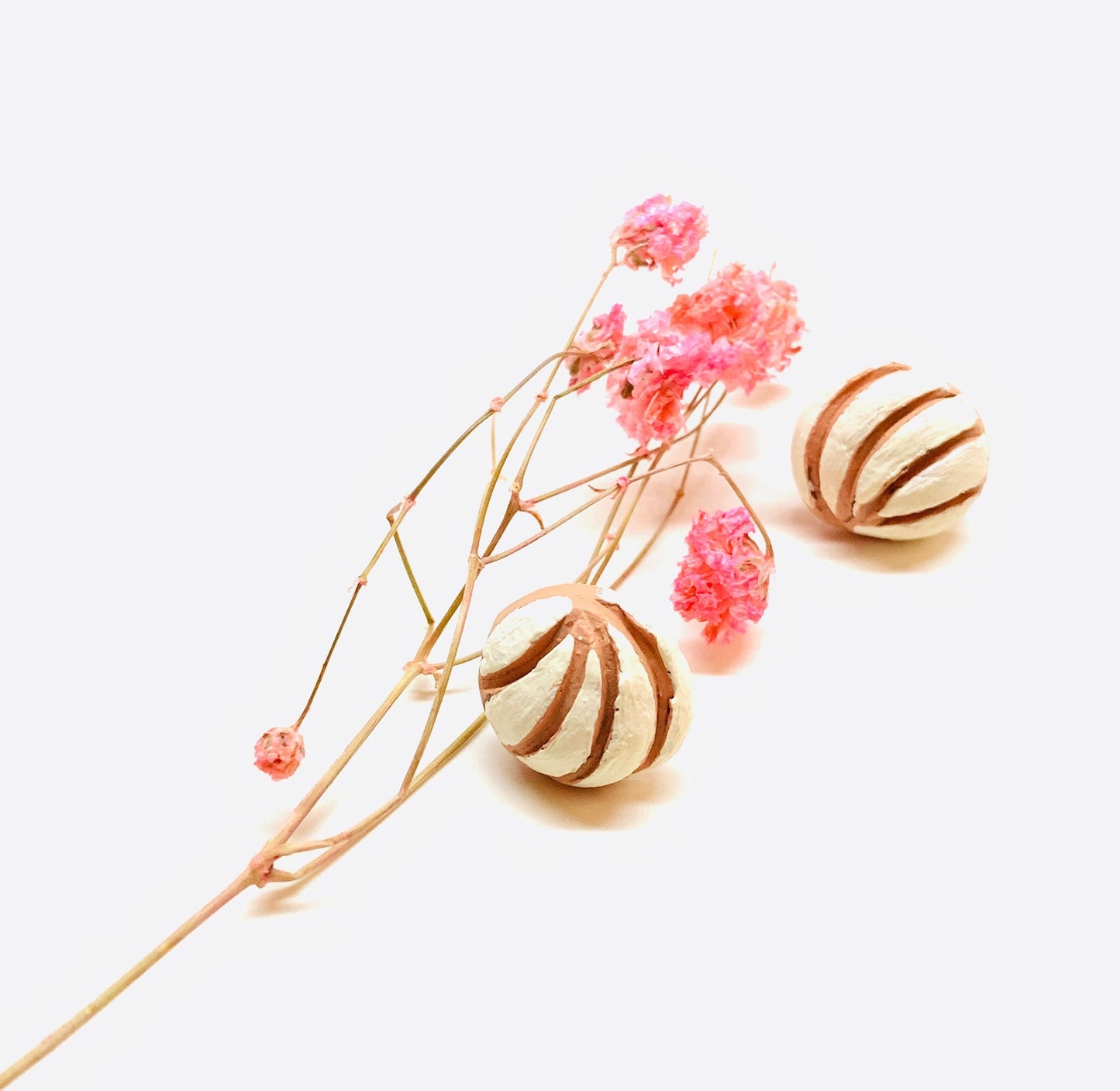 Exquisite Vanilla Concha Stud Earrings Clay Jewelry Mexico Folk ArtWear Girls & Women Fashion Birhtday Gift Idea Conchitas Trendy Claywelry