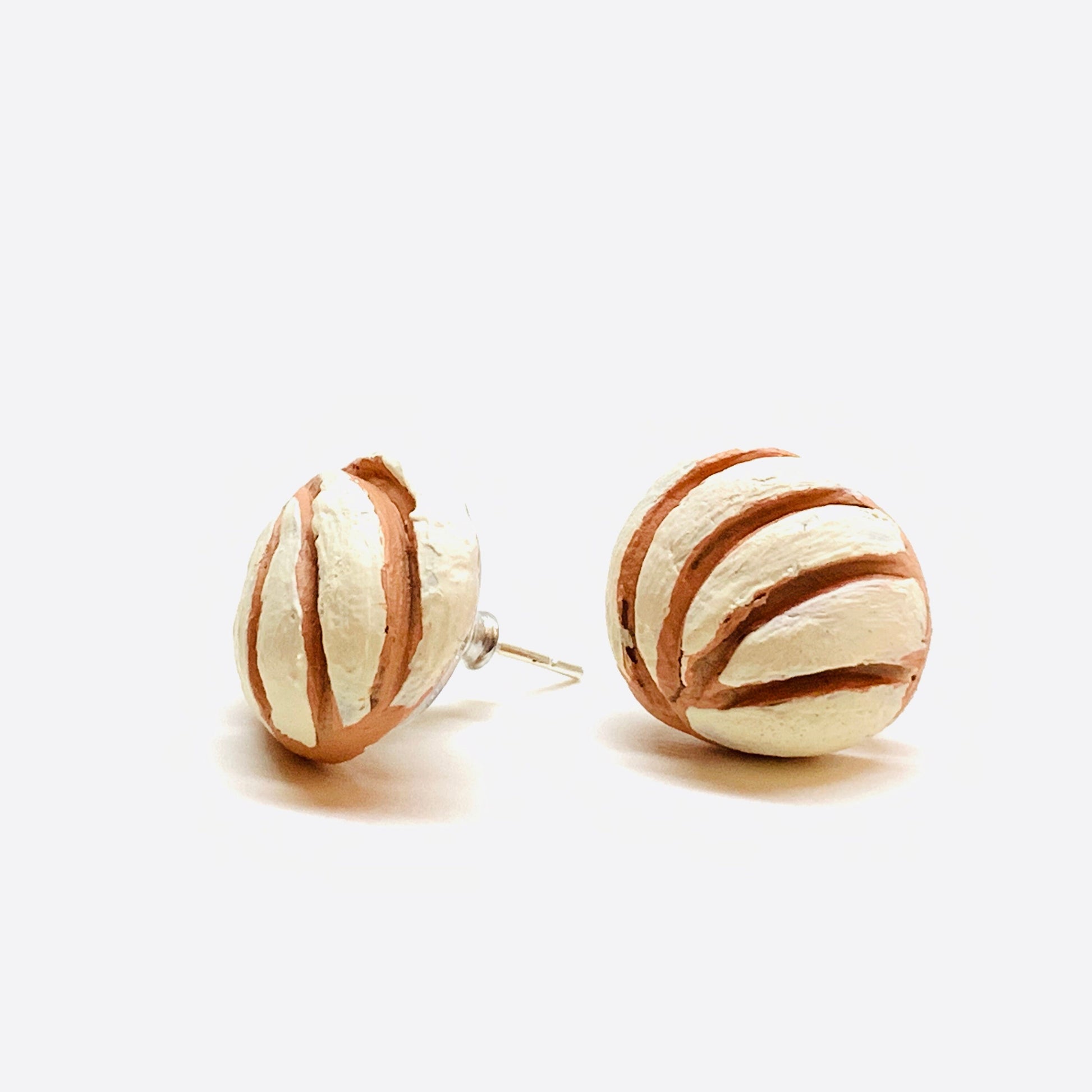 Exquisite Vanilla Concha Stud Earrings Clay Jewelry Mexico Folk ArtWear Girls & Women Fashion Birhtday Gift Idea Conchitas Trendy Claywelry