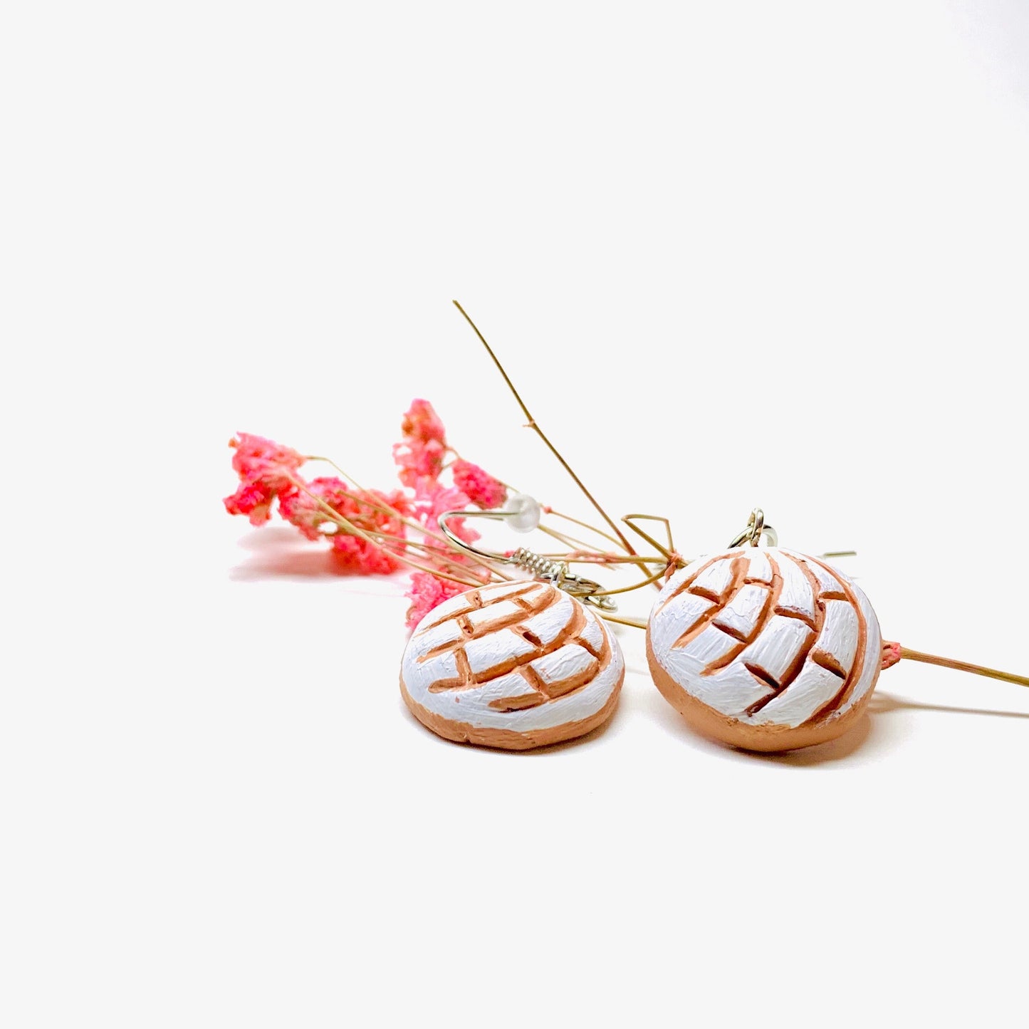 Charming Conchitas Earrings Clay Hand Painted Artisan Mexico Folk Art Jewelry Food Vanilla Sweet Bread Minimalist Casual Fashion Women Girls