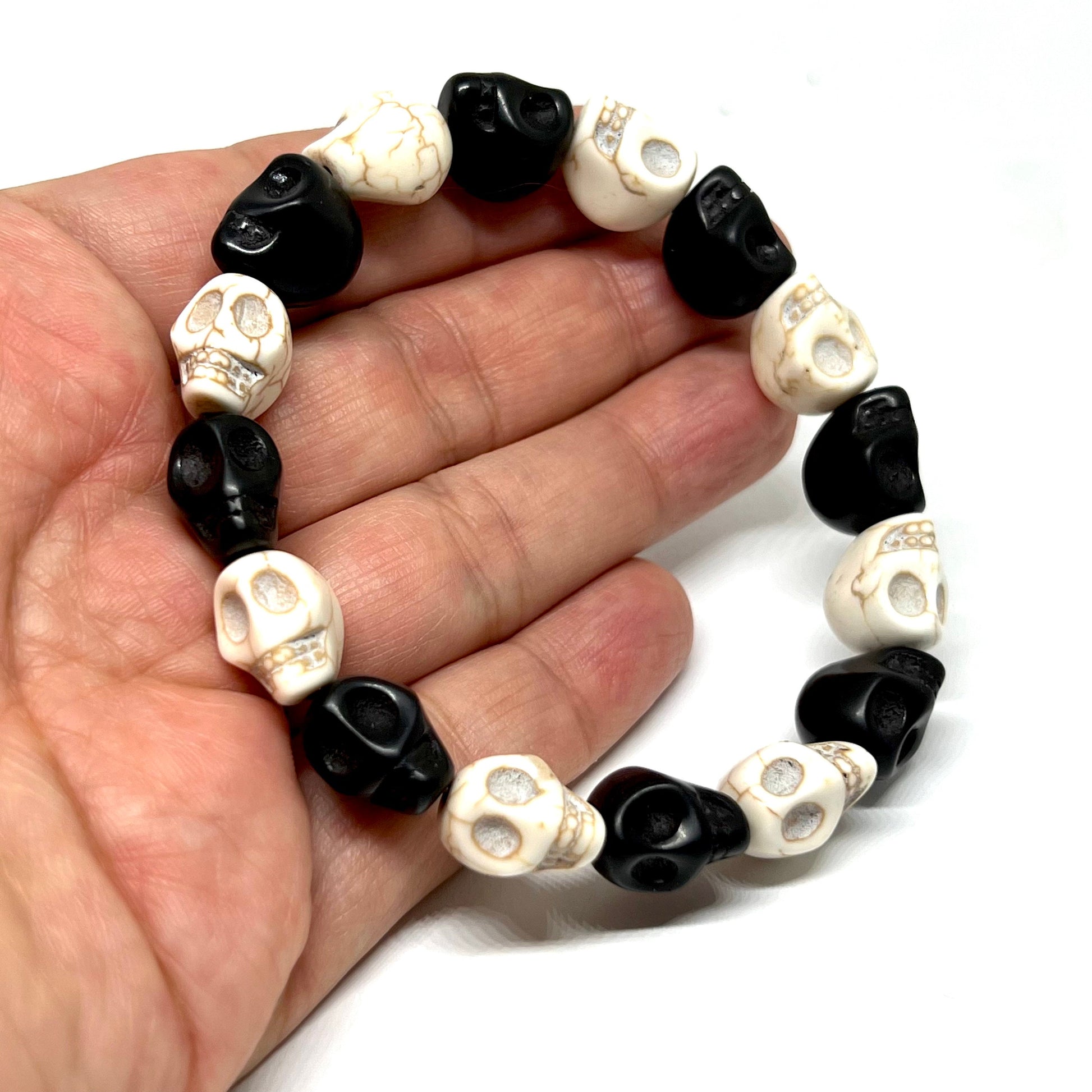 Skull Beaded Wristband Bracelet Black and White Beads Unisex Day of the Dead Jewelry Gift for Him or Her Halloween Fashion Calaveras Pulsera