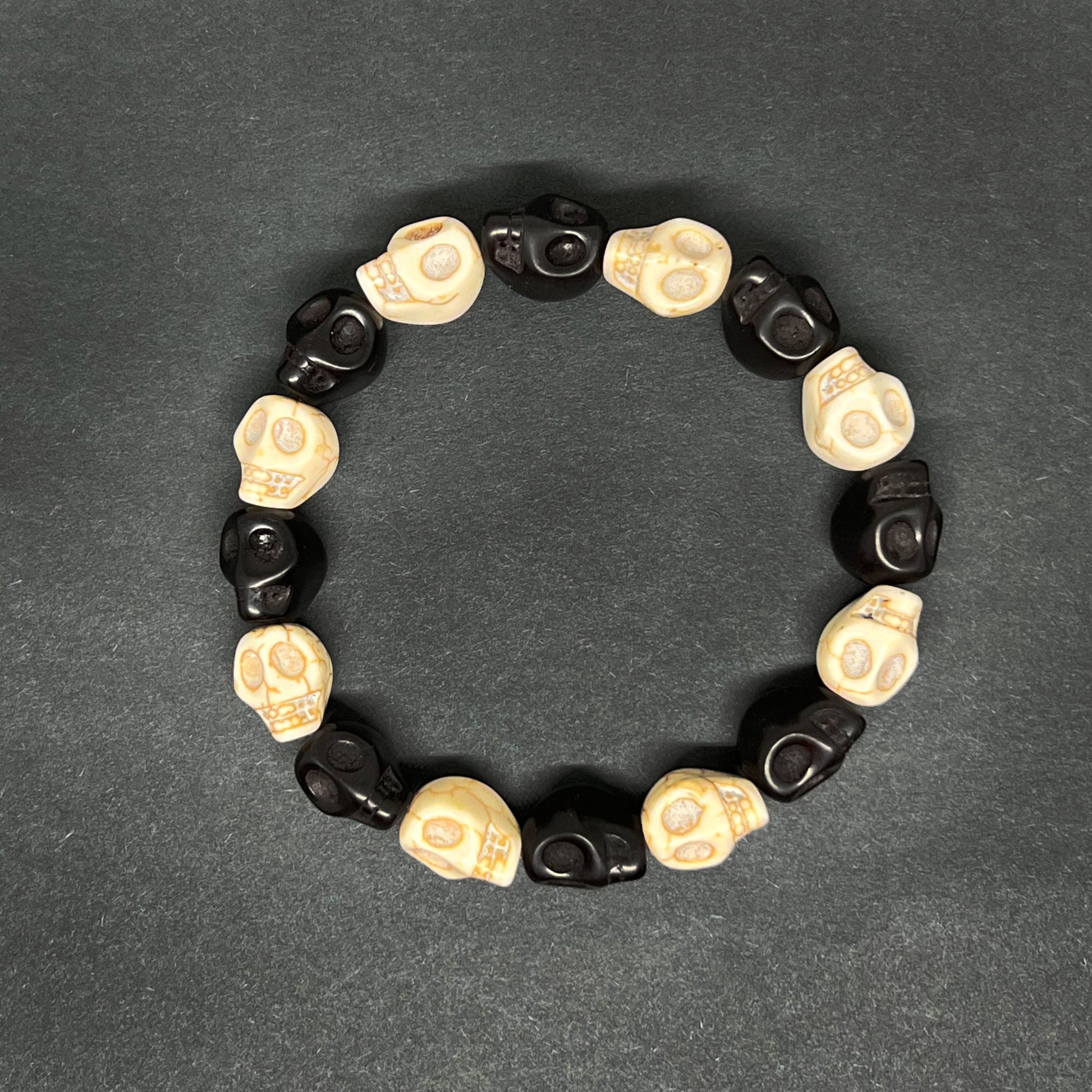 Skull Beaded Wristband Bracelet Black and White Beads Unisex Day of the Dead Jewelry Gift for Him or Her Halloween Fashion Calaveras Pulsera
