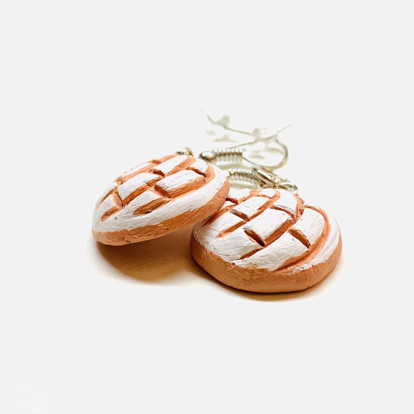 Charming Vanilla Concha Earrings Clay Food Jewelry Mexican Sweet Bread Artisan Mexico Folk Art Pand Dulce Conchitas Hand Painted Gift Girls