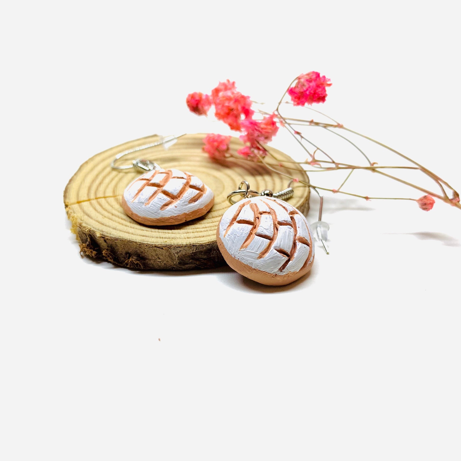 Charming Vanilla Concha Earrings Clay Food Jewelry Mexican Sweet Bread Artisan Mexico Folk Art Pand Dulce Conchitas Hand Painted Gift Girls