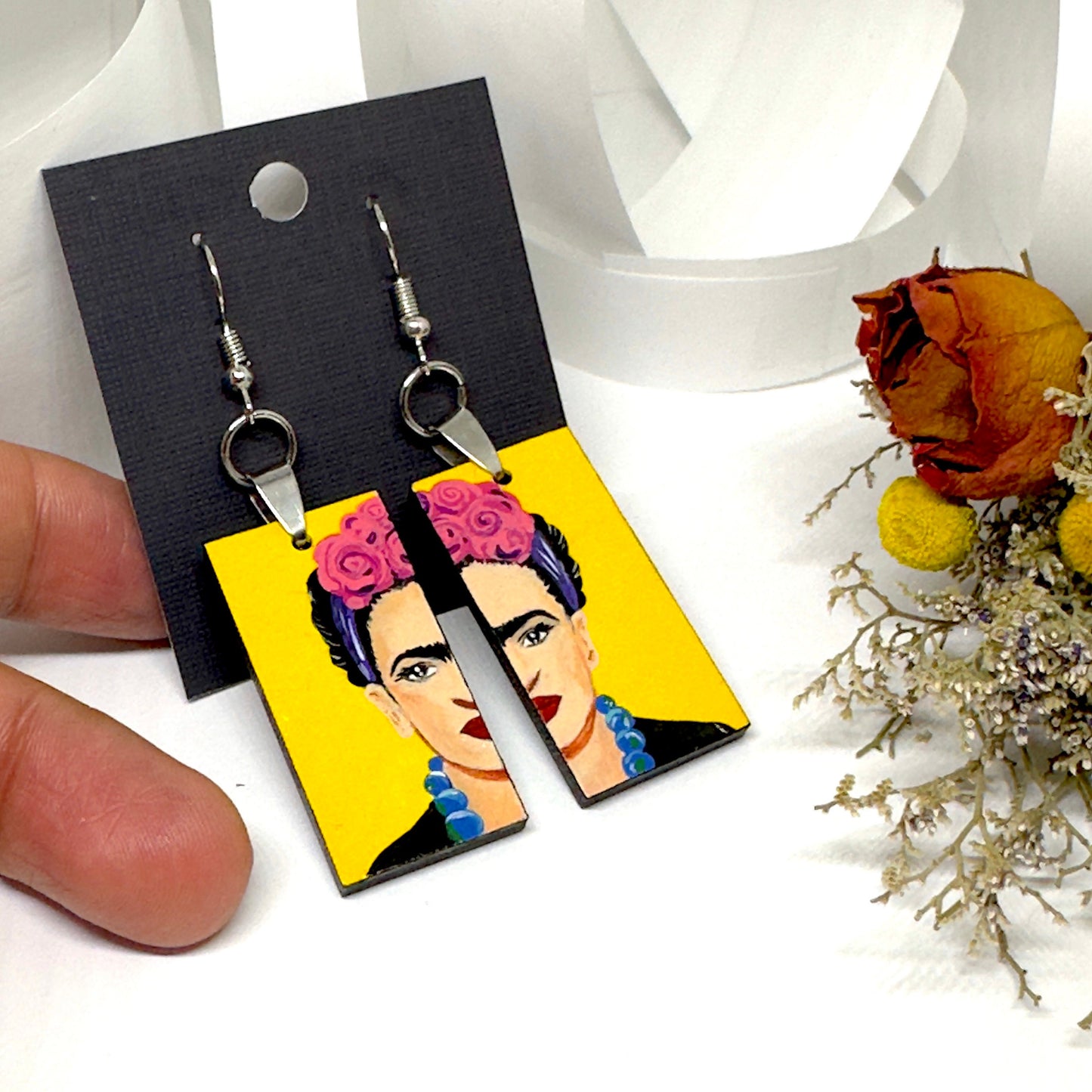Glamorous Frida Earrings Girls Fashion Artwear Mexico Jewelry Hand Painted Wooden Drop Dangle Earrings Mexican Artist Portrait Aretes Mujer
