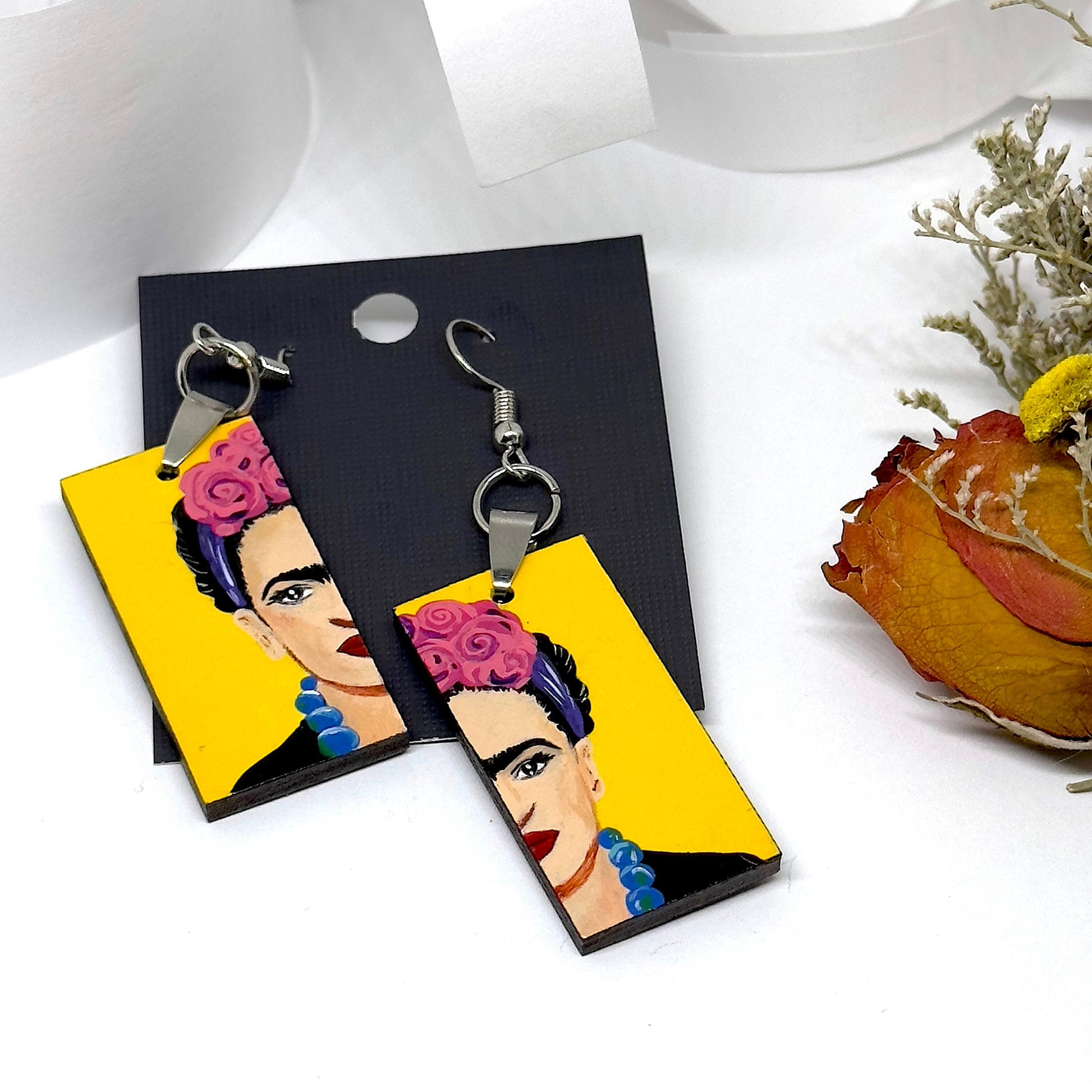 Glamorous Frida Earrings Girls Fashion Artwear Mexico Jewelry Hand Painted Wooden Drop Dangle Earrings Mexican Artist Portrait Aretes Mujer