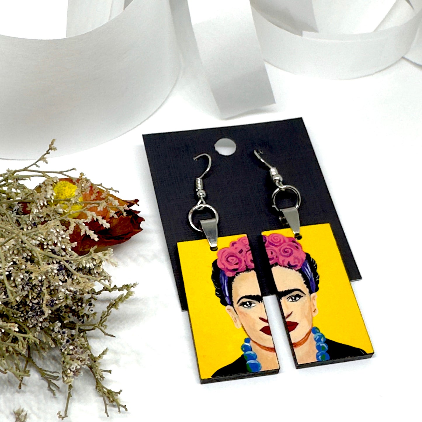 Glamorous Frida Earrings Girls Fashion Artwear Mexico Jewelry Hand Painted Wooden Drop Dangle Earrings Mexican Artist Portrait Aretes Mujer