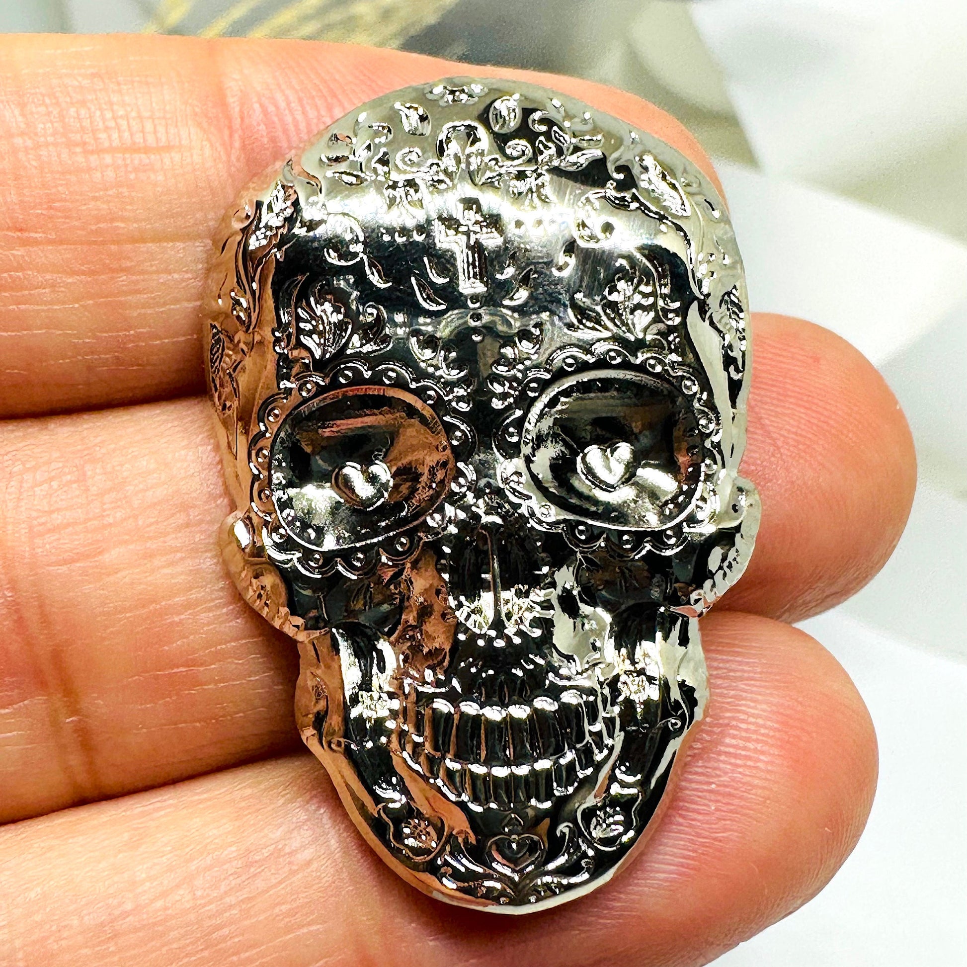 Sparkling Sugar Skull Metallic Pin Unisex Brooch Mexican Day of the Dead Jewelry Silver Chrome Artfully Carved Skull Fashion Accessory Punk