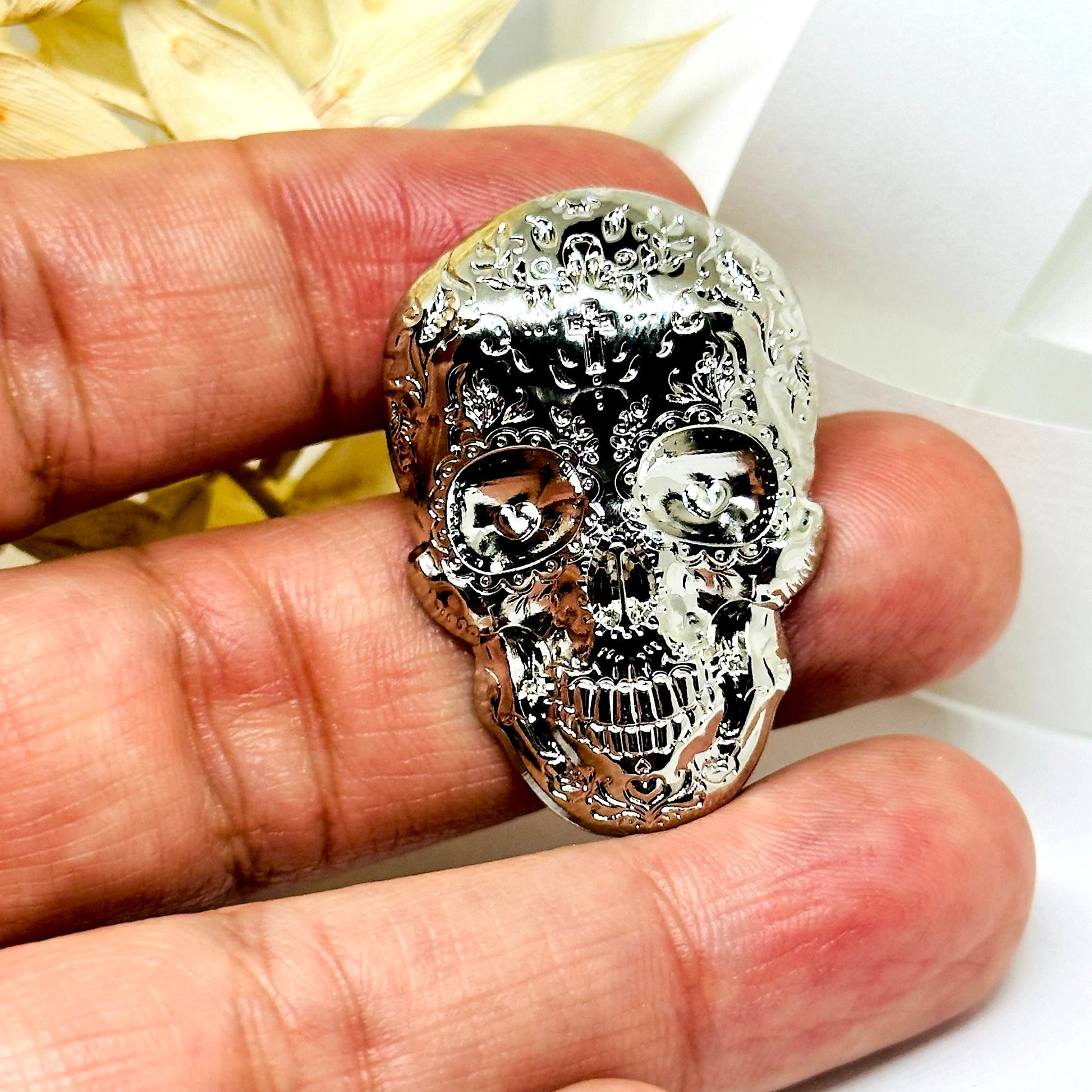 Sparkling Sugar Skull Metallic Pin Unisex Brooch Mexican Day of the Dead Jewelry Silver Chrome Artfully Carved Skull Fashion Accessory Punk