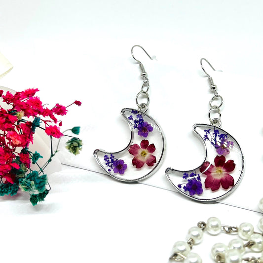 Lovingly Crafted Moon Shape Earrings with Wild Dried Flowers Frida Inspired Jewelry Summer Fashion Casual Outfit Girls Women Cute Gift Idea