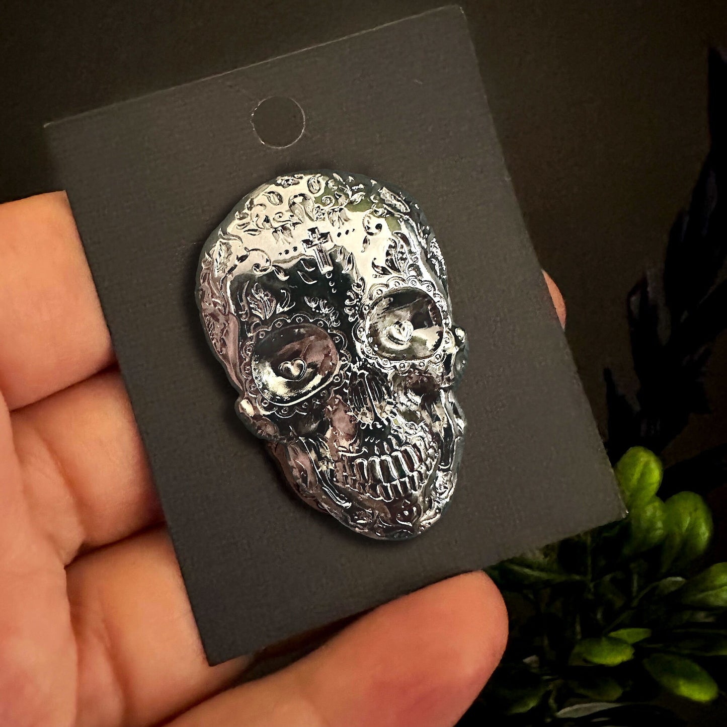 Mexican Sugar Skull Pin Brooch Silver Chrome Artfully Carved Design Pin Back Button Unisex Fashion Day of the Dead Jewelry Calavera Broche