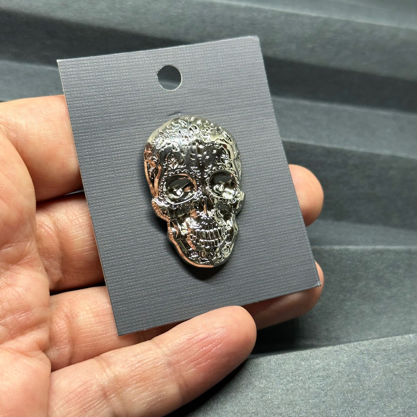Mexican Sugar Skull Pin Brooch Silver Chrome Artfully Carved Design Pin Back Button Unisex Fashion Day of the Dead Jewelry Calavera Broche