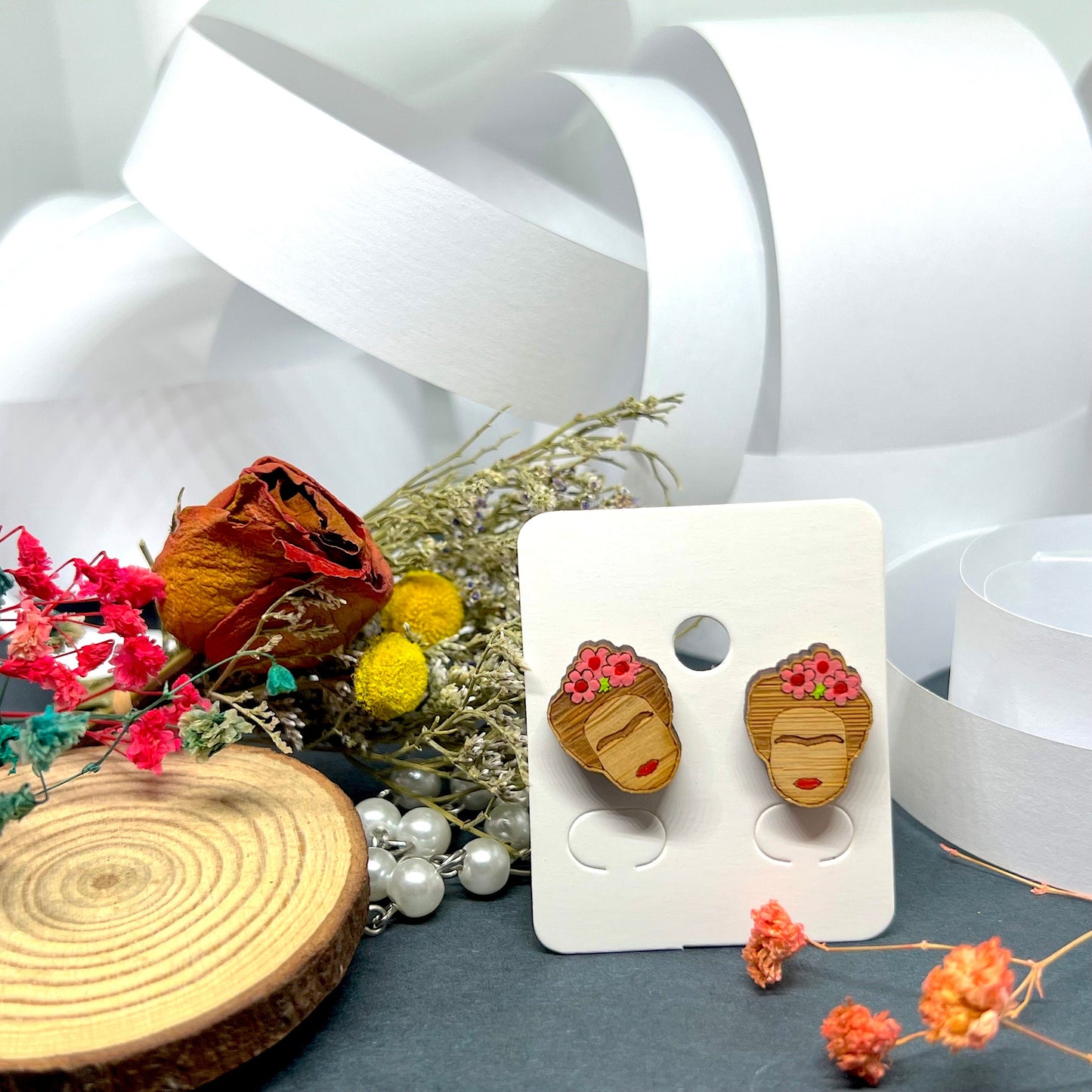 Chic Frida Earrings Mini Studs Girls Pink Flowers Boho Summer Fashion Bamboo Wood Natural Beauty Hand Painted Jewelry Cute Gift Fridalovers