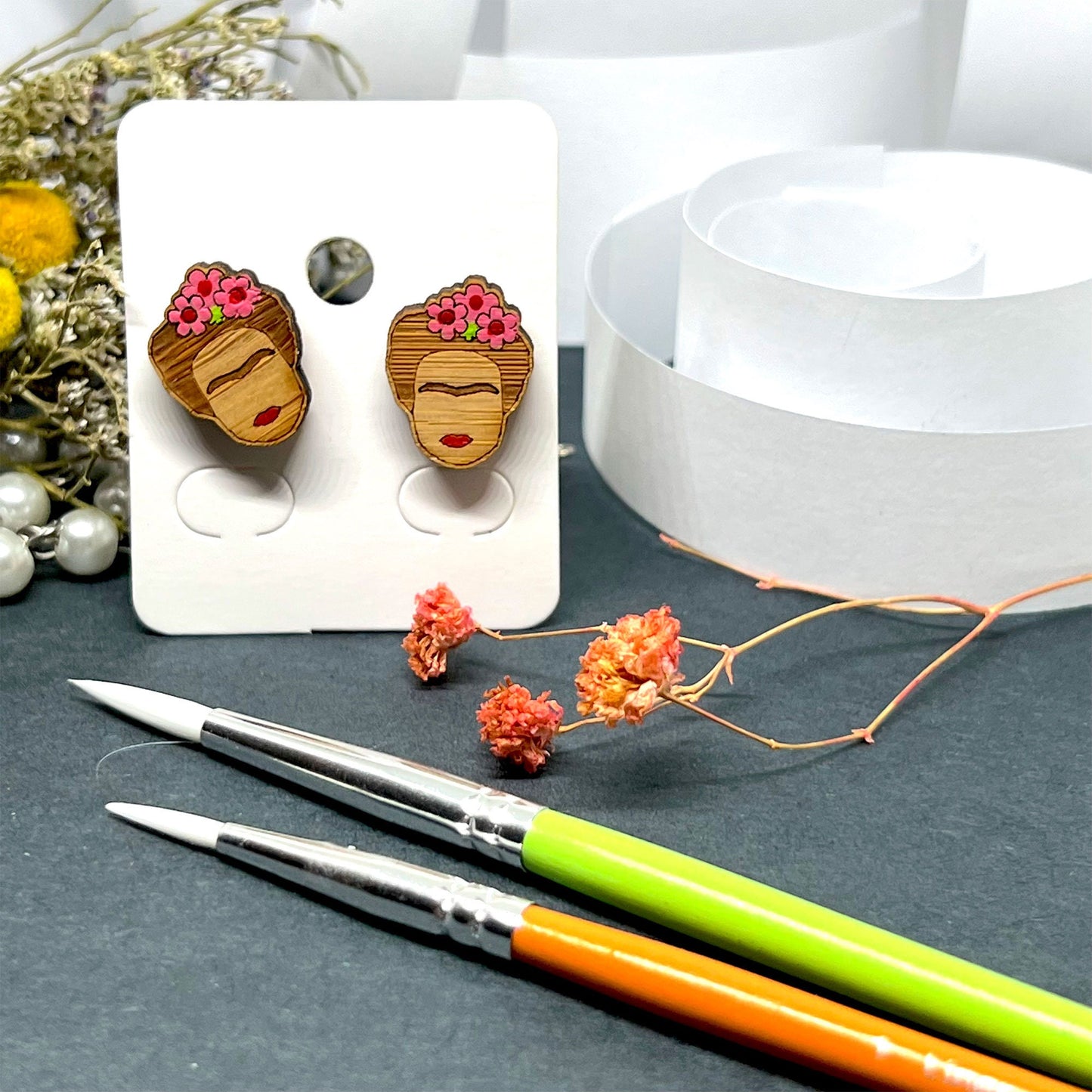Chic Frida Earrings Mini Studs Girls Pink Flowers Boho Summer Fashion Bamboo Wood Natural Beauty Hand Painted Jewelry Cute Gift Fridalovers