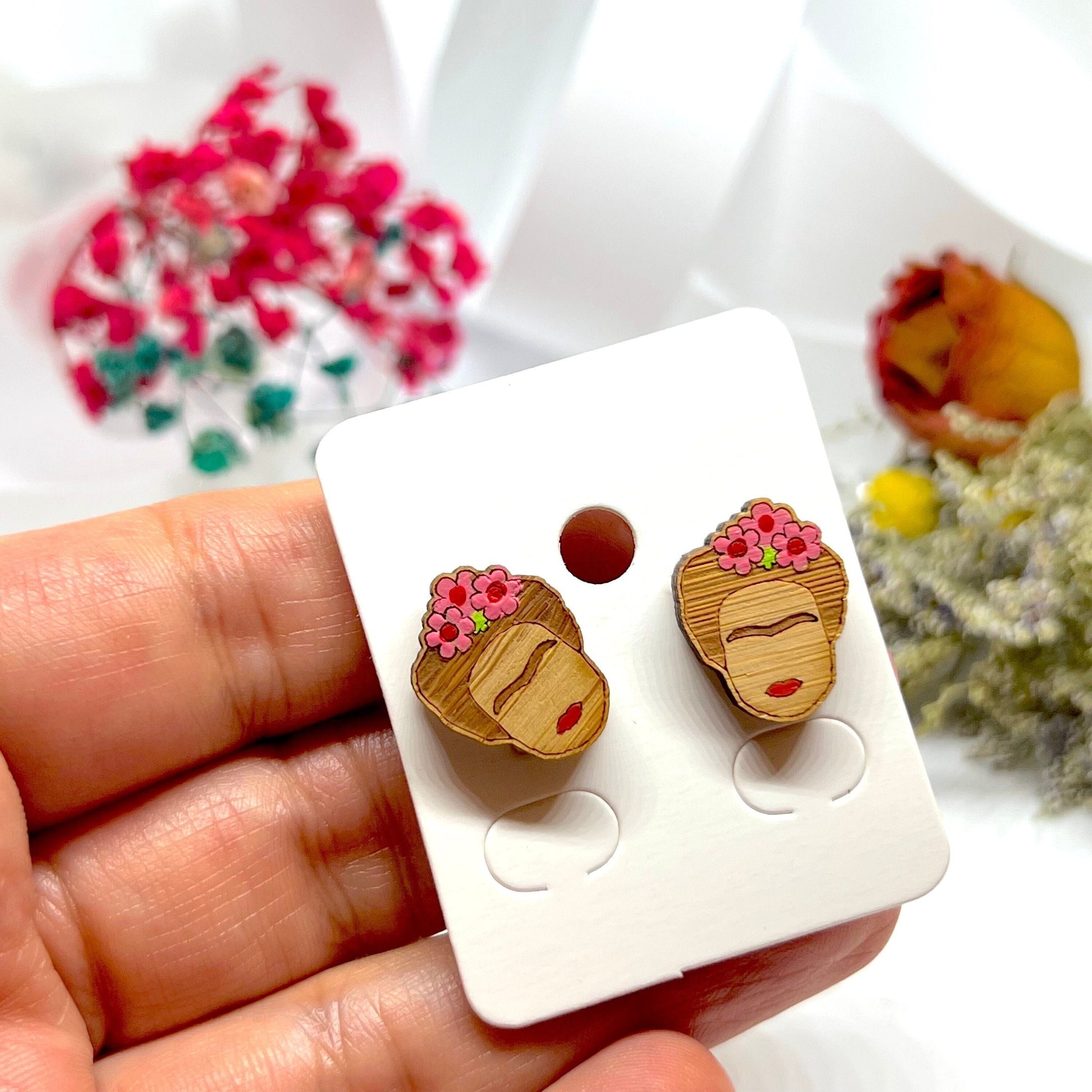 Chic Frida Earrings Mini Studs Girls Pink Flowers Boho Summer Fashion Bamboo Wood Natural Beauty Hand Painted Jewelry Cute Gift Fridalovers