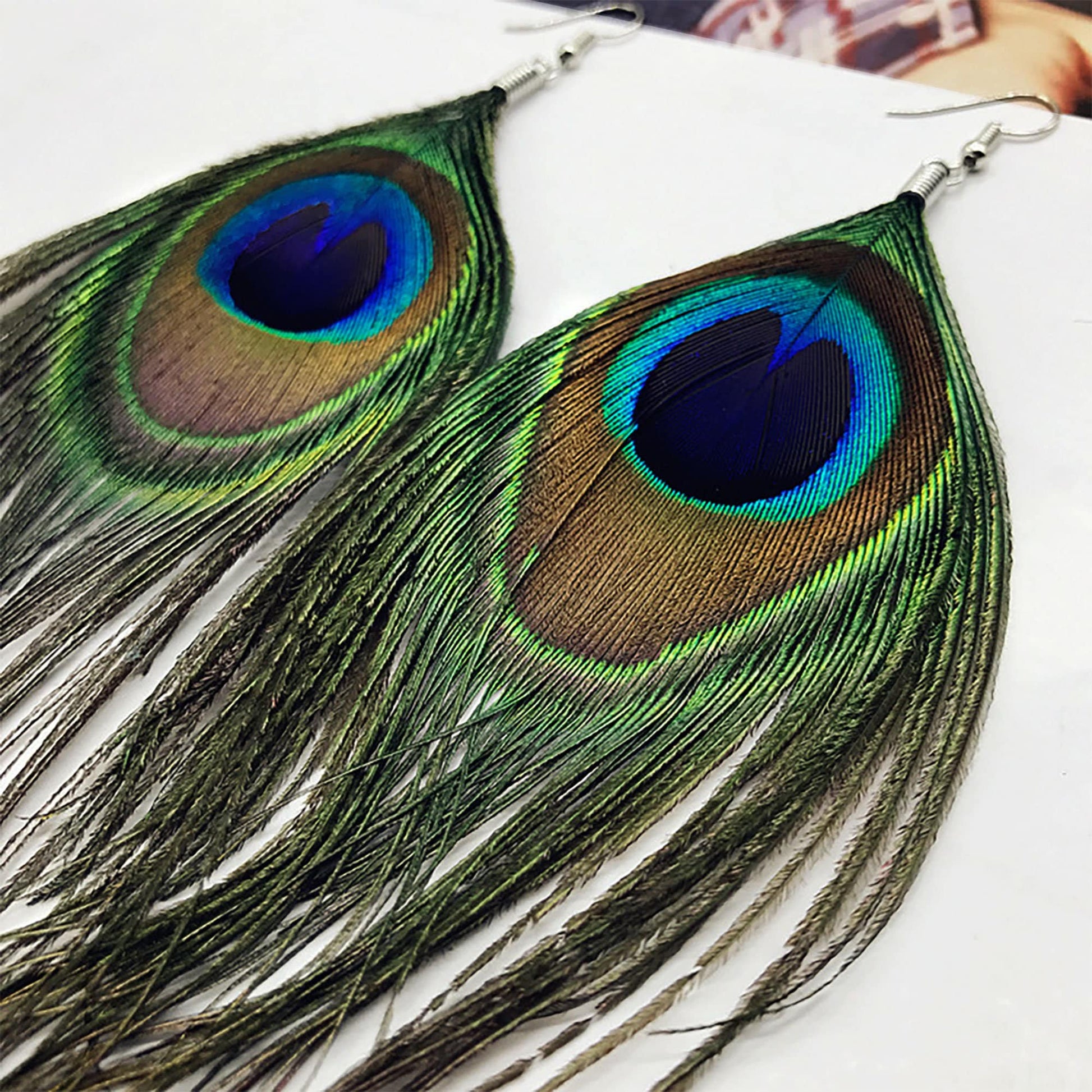 Glamorous Peacock Feather Earrings Dangle & Drop Colorful Fashionable Pendants made of Natural Feathers for Woman and Girls Bonemian Fashion