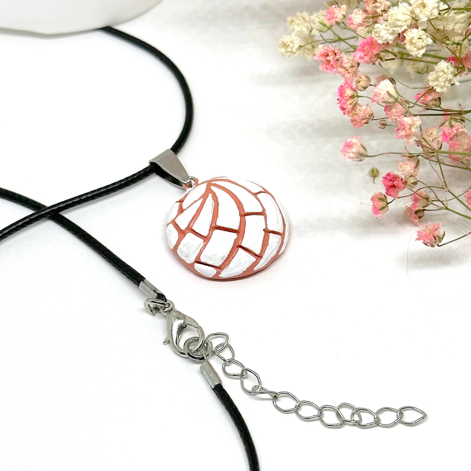 Sweet Bread Concha Necklace Charm Clay Jewelry Mexican Pan Dulce Conchita Dije Collar Women & Girls Gift Cute Original Fashion Sweet Sixteen