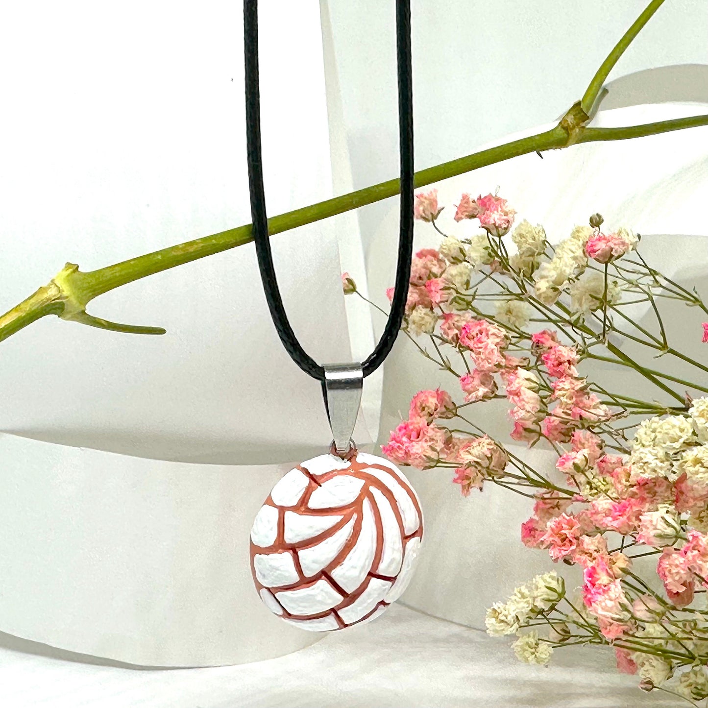 Sweet Bread Concha Necklace Charm Clay Jewelry Mexican Pan Dulce Conchita Dije Collar Women & Girls Gift Cute Original Fashion Sweet Sixteen
