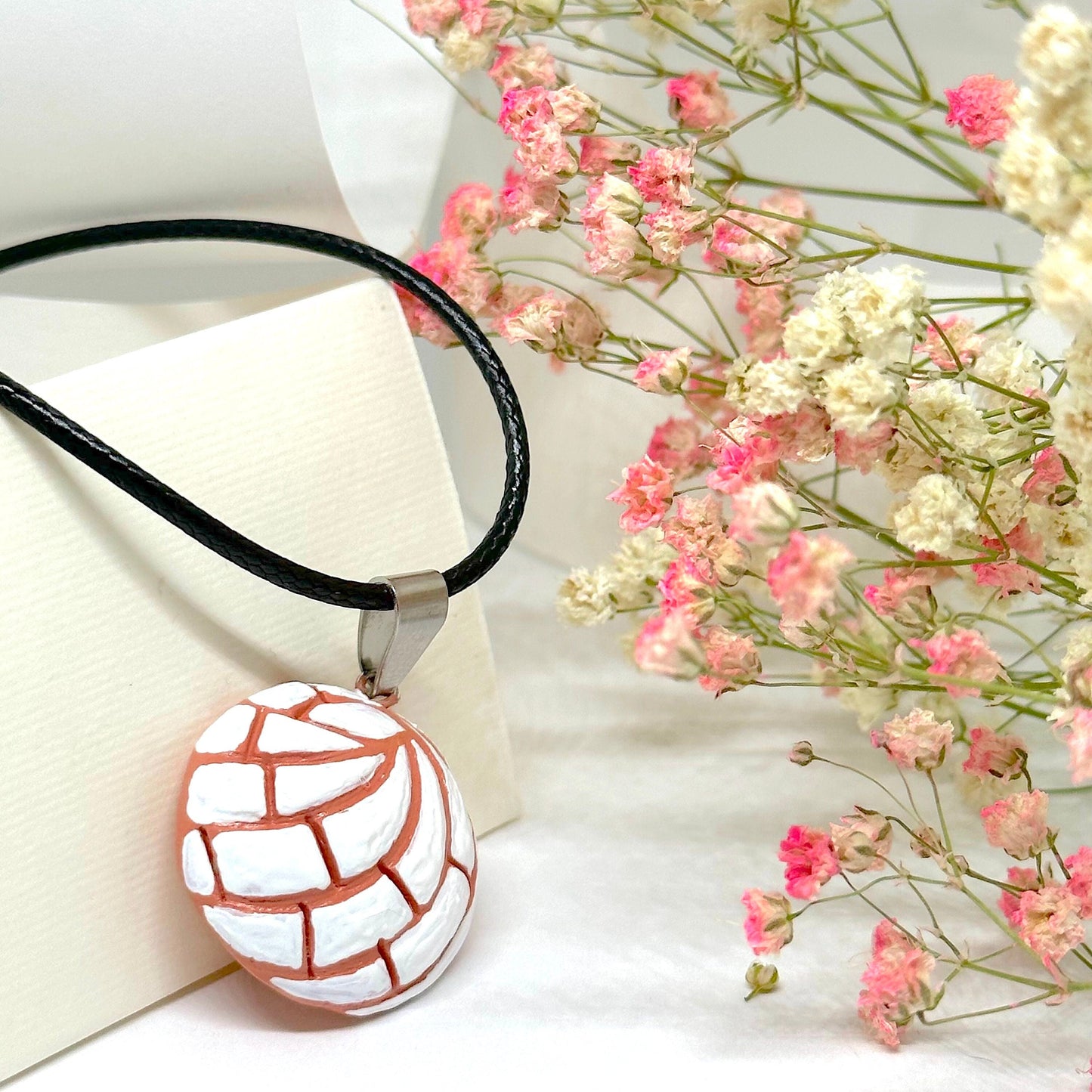 Sweet Bread Concha Necklace Charm Clay Jewelry Mexican Pan Dulce Conchita Dije Collar Women & Girls Gift Cute Original Fashion Sweet Sixteen